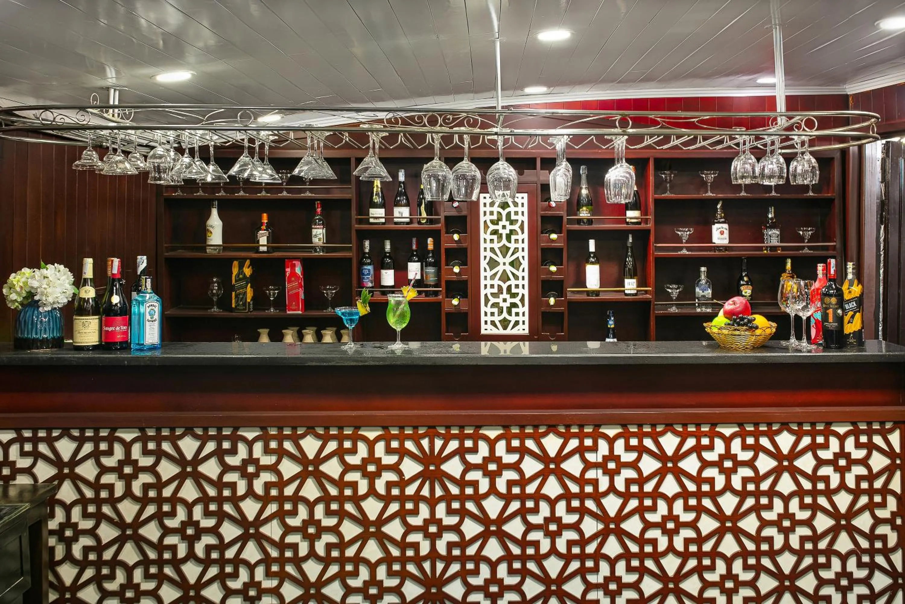 Lounge or bar in La Regina Classic Cruise