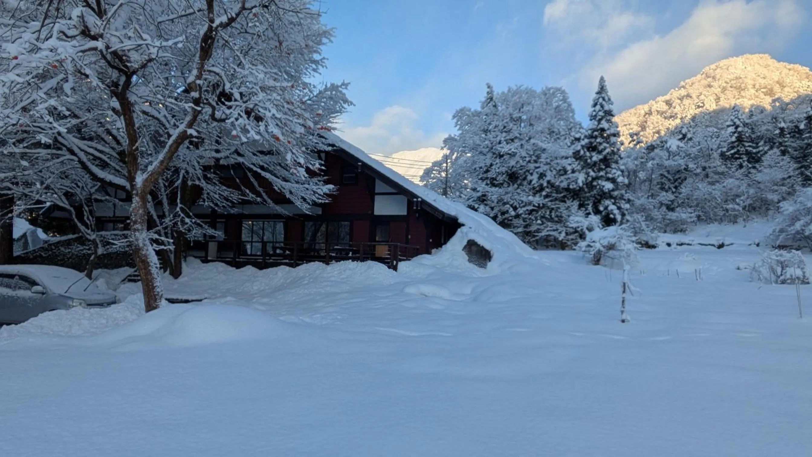 Facade/entrance in Tanigawa Valley Lodge & Coffee Roastery