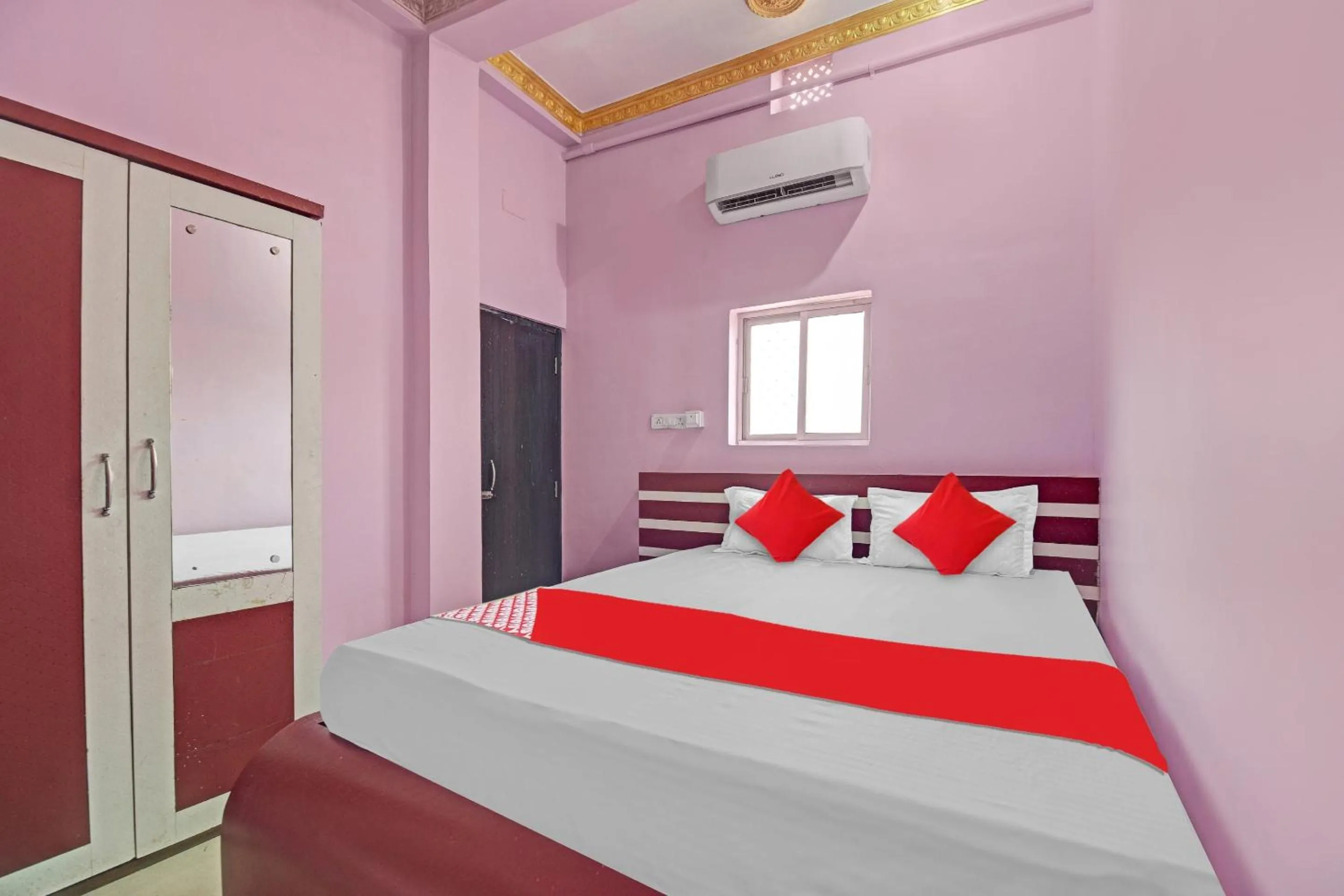 Bedroom in Hotel O by OYO New Maa Tara Hotel