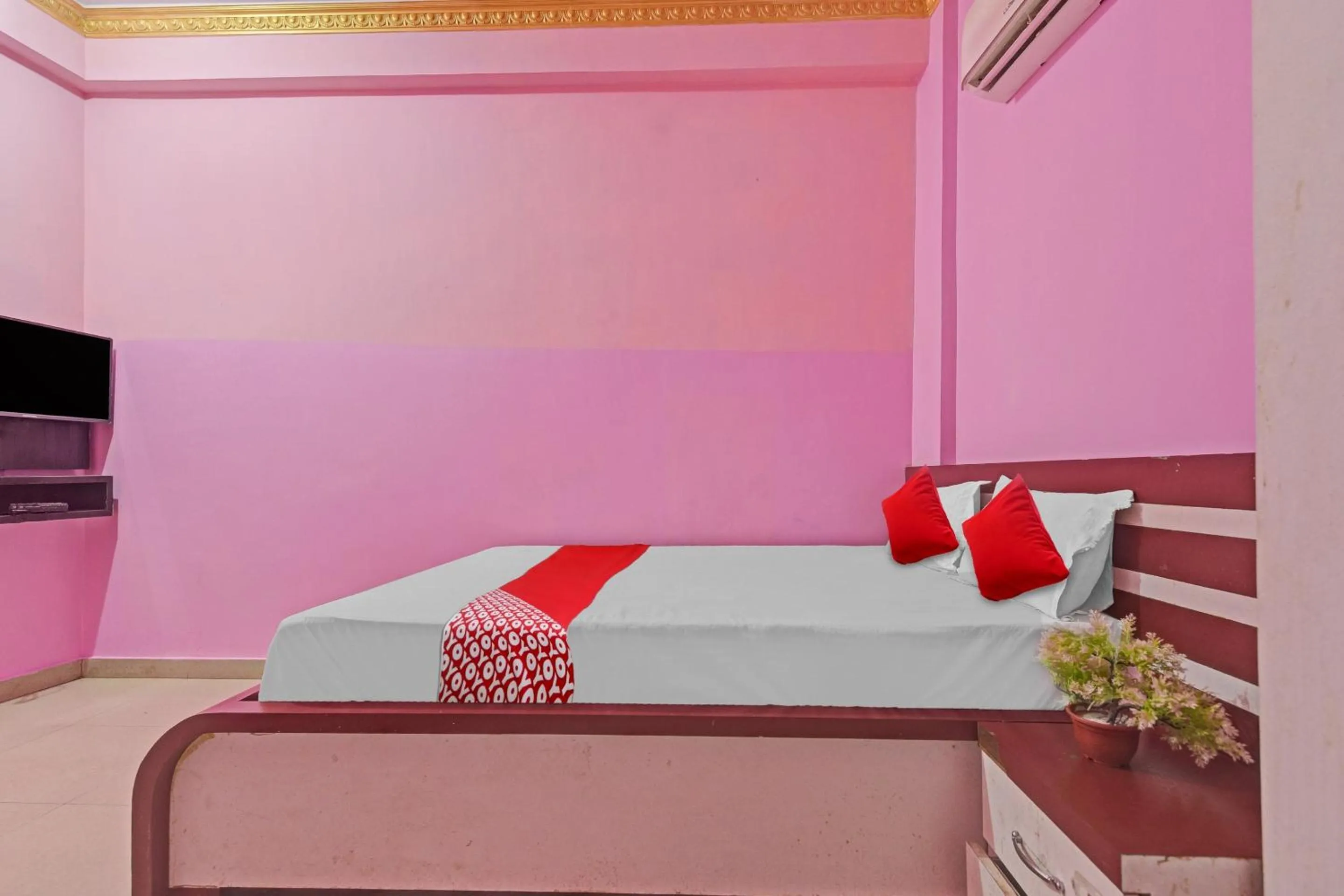 Bedroom in Hotel O by OYO New Maa Tara Hotel