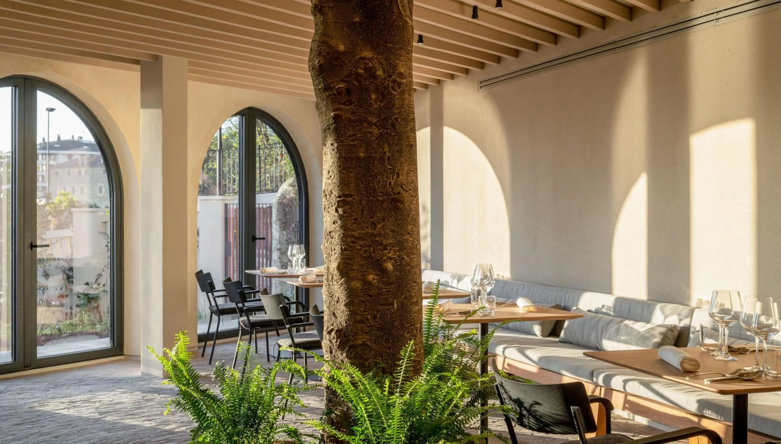 Restaurant/places to eat in Hotel Ur Bare