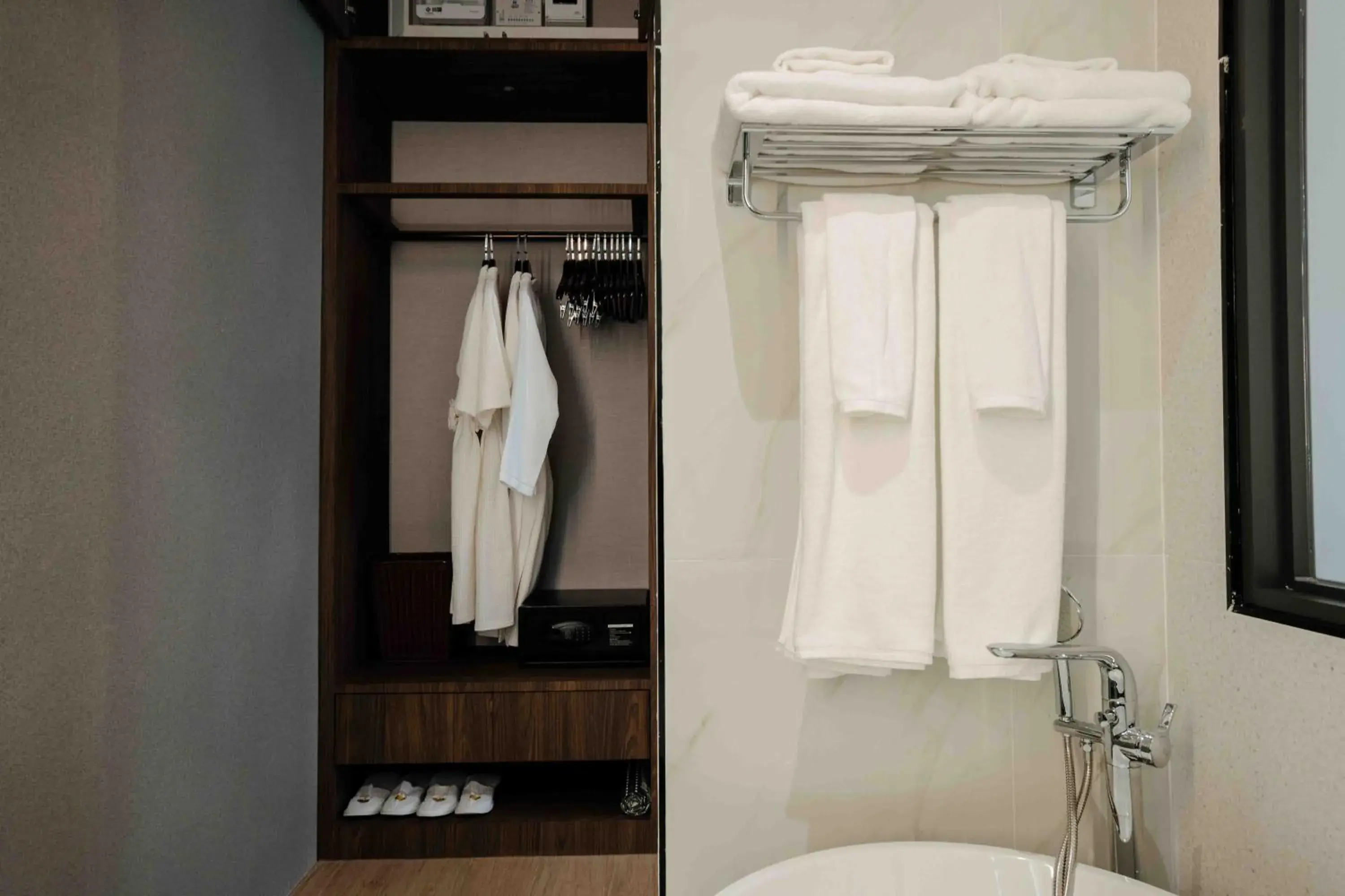 Friend and Family Pool Access in Richmann Resort Hotel Hatyai Friend and Family Pool Access in Richmann Resort Hotel Hatyai