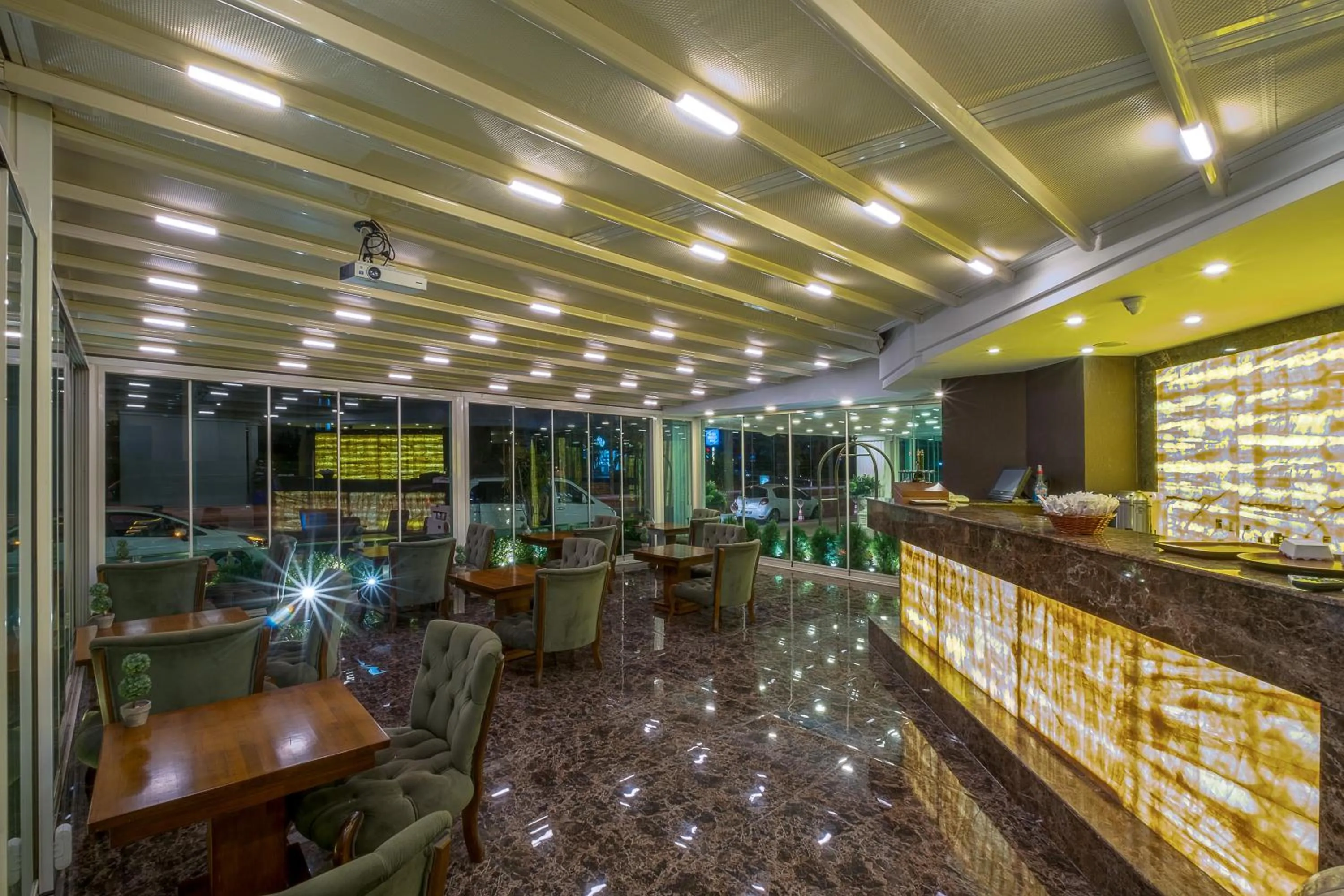 Lounge or bar in HOTEL S WHITE