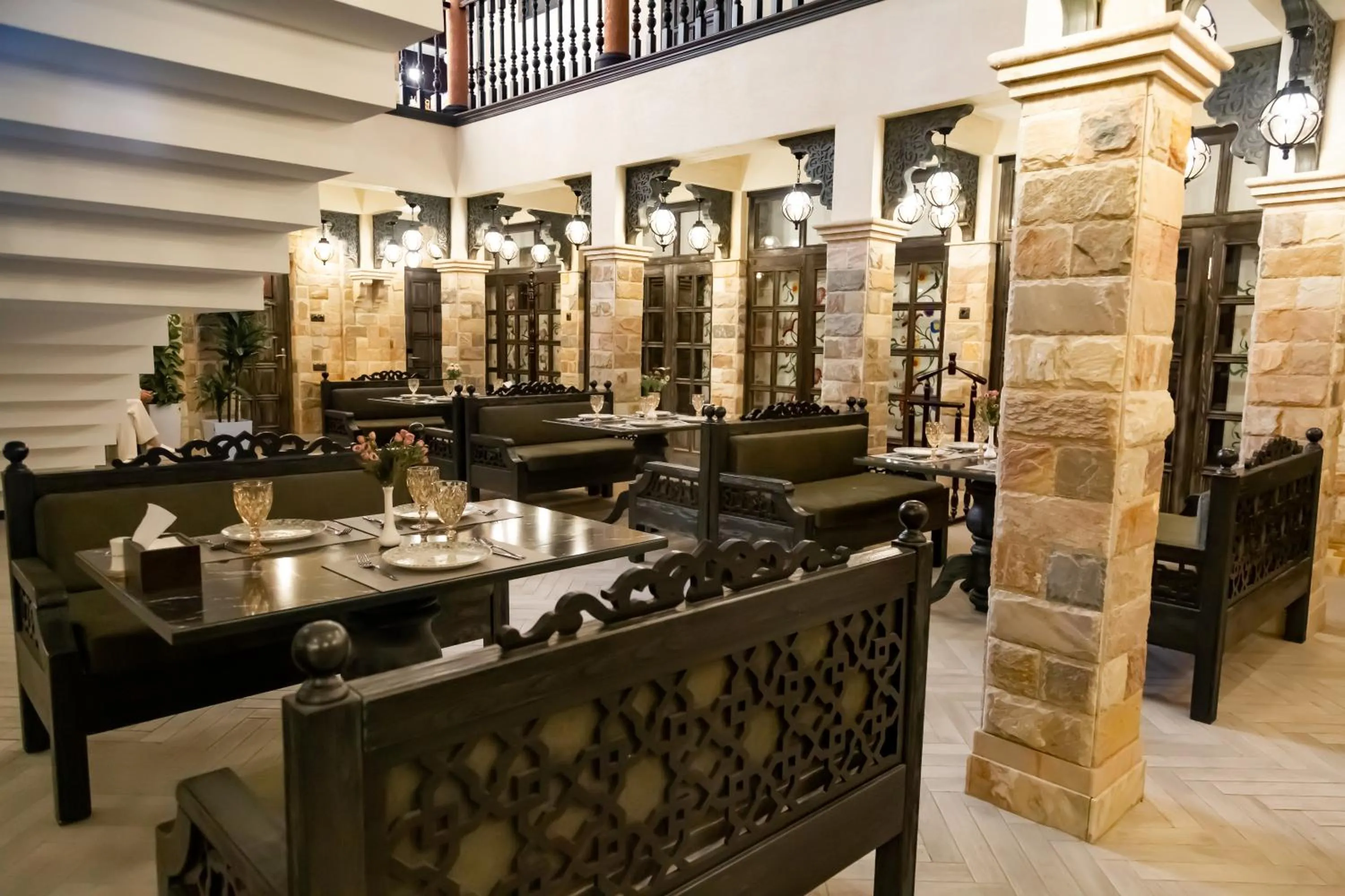 Restaurant/places to eat in Rasoda Hotel&Restaurant