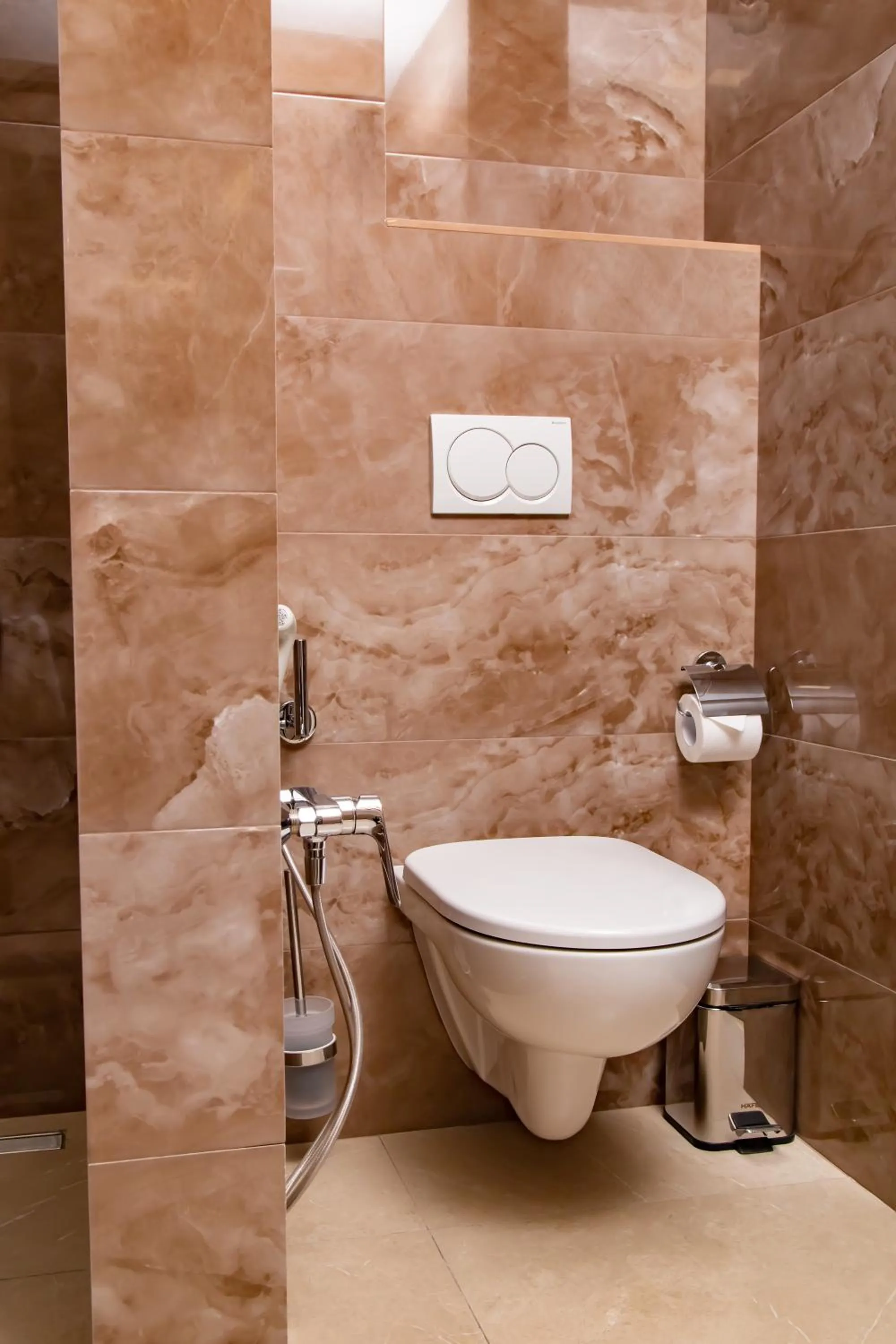 Shower in Rasoda Hotel&Restaurant