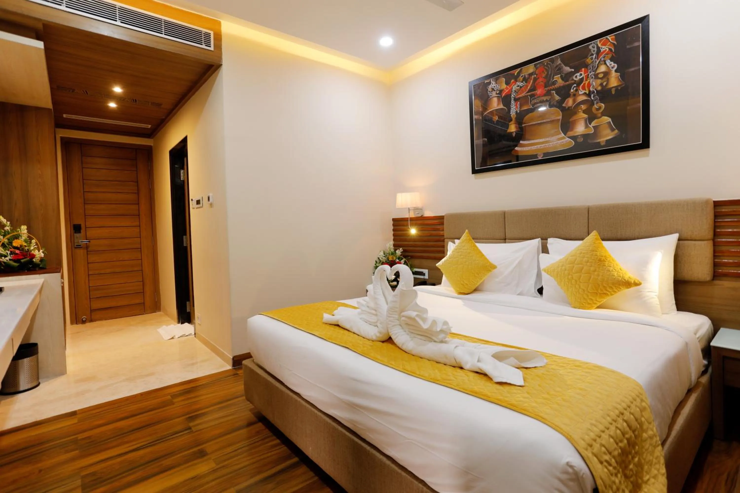 Guests, Bed in Hotel Dolphin Grand