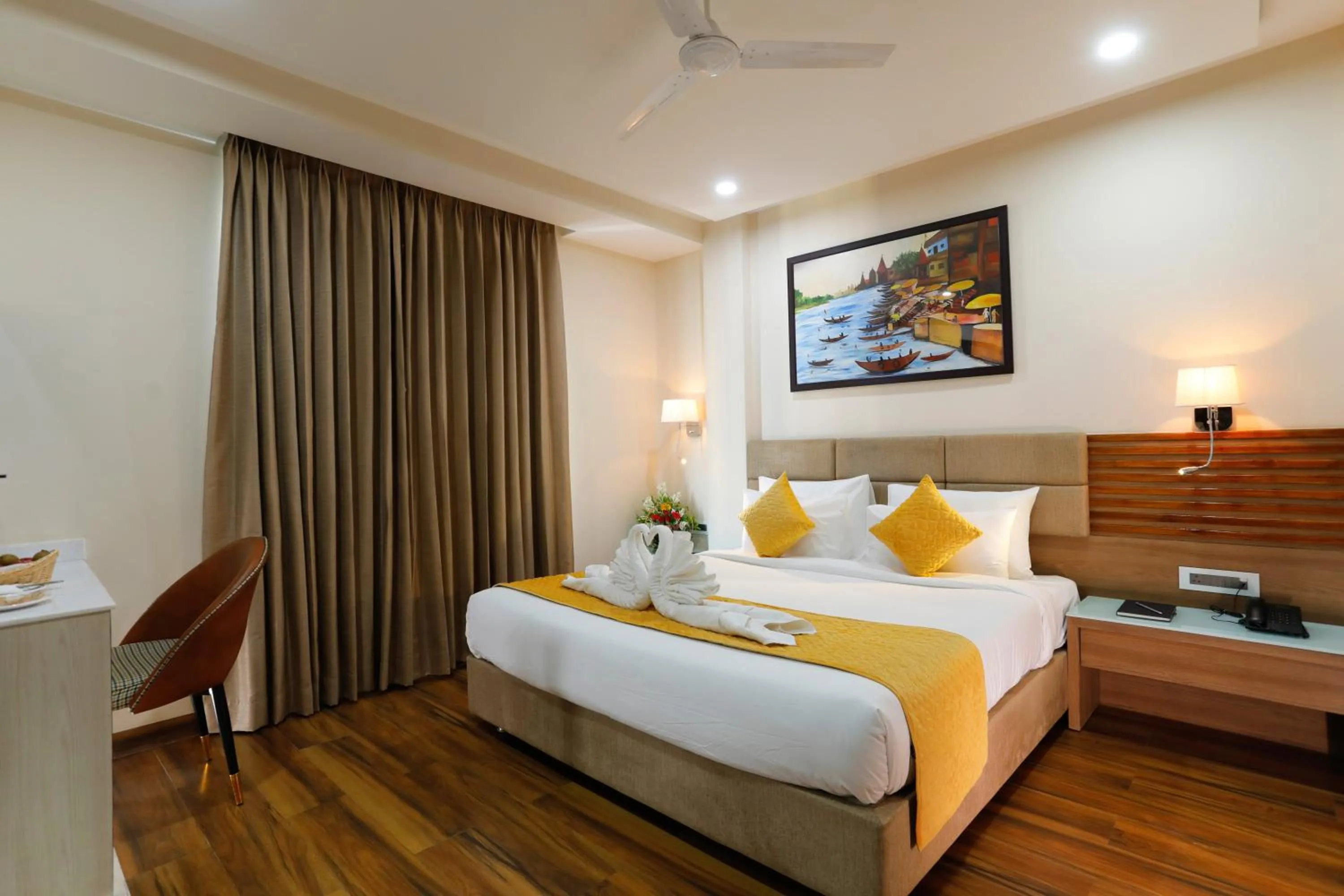 Guests, Bed in Hotel Dolphin Grand