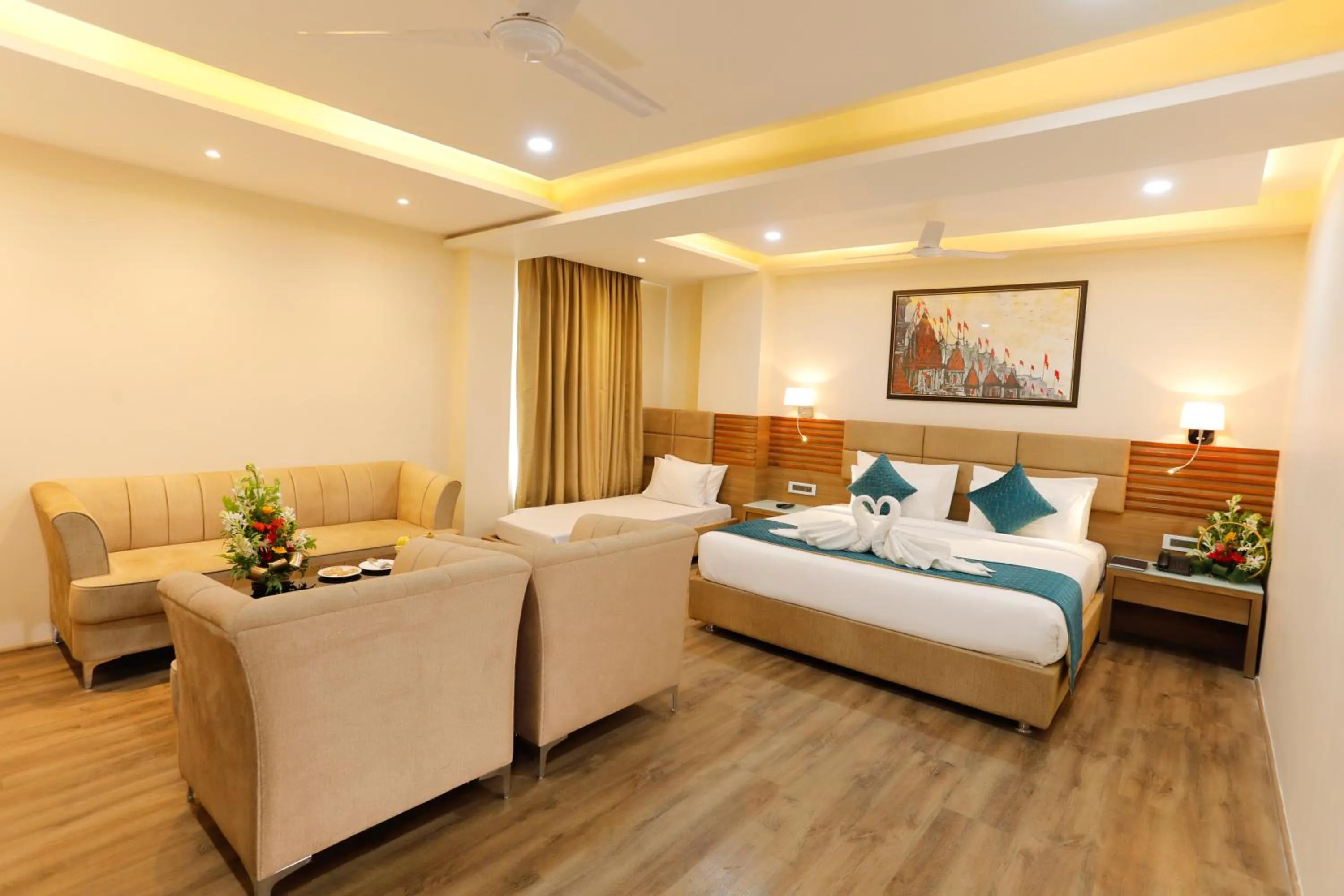 Guests, Bed in Hotel Dolphin Grand