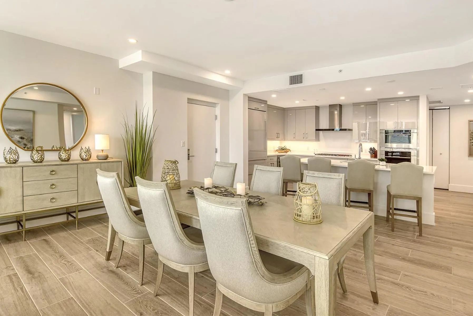 Dining area in Ten35 Seaside Rentals