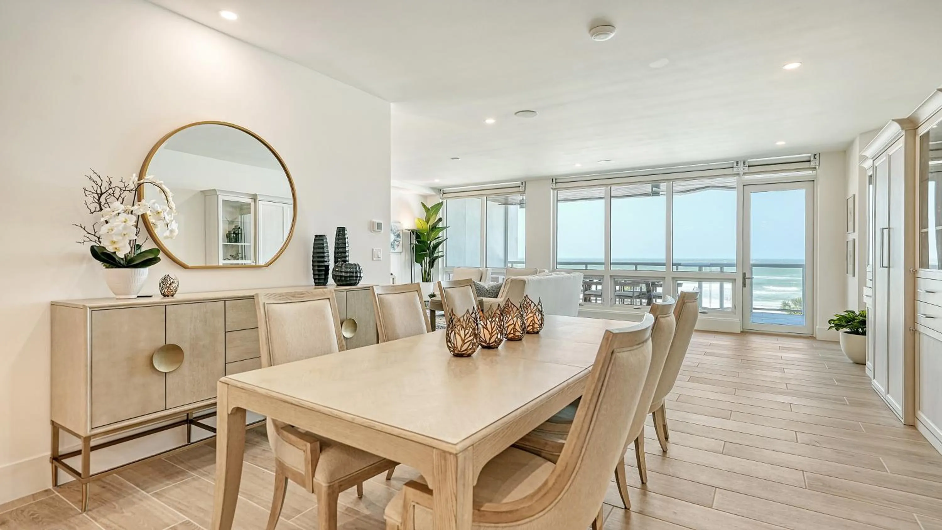 Dining area in Ten35 Seaside Rentals