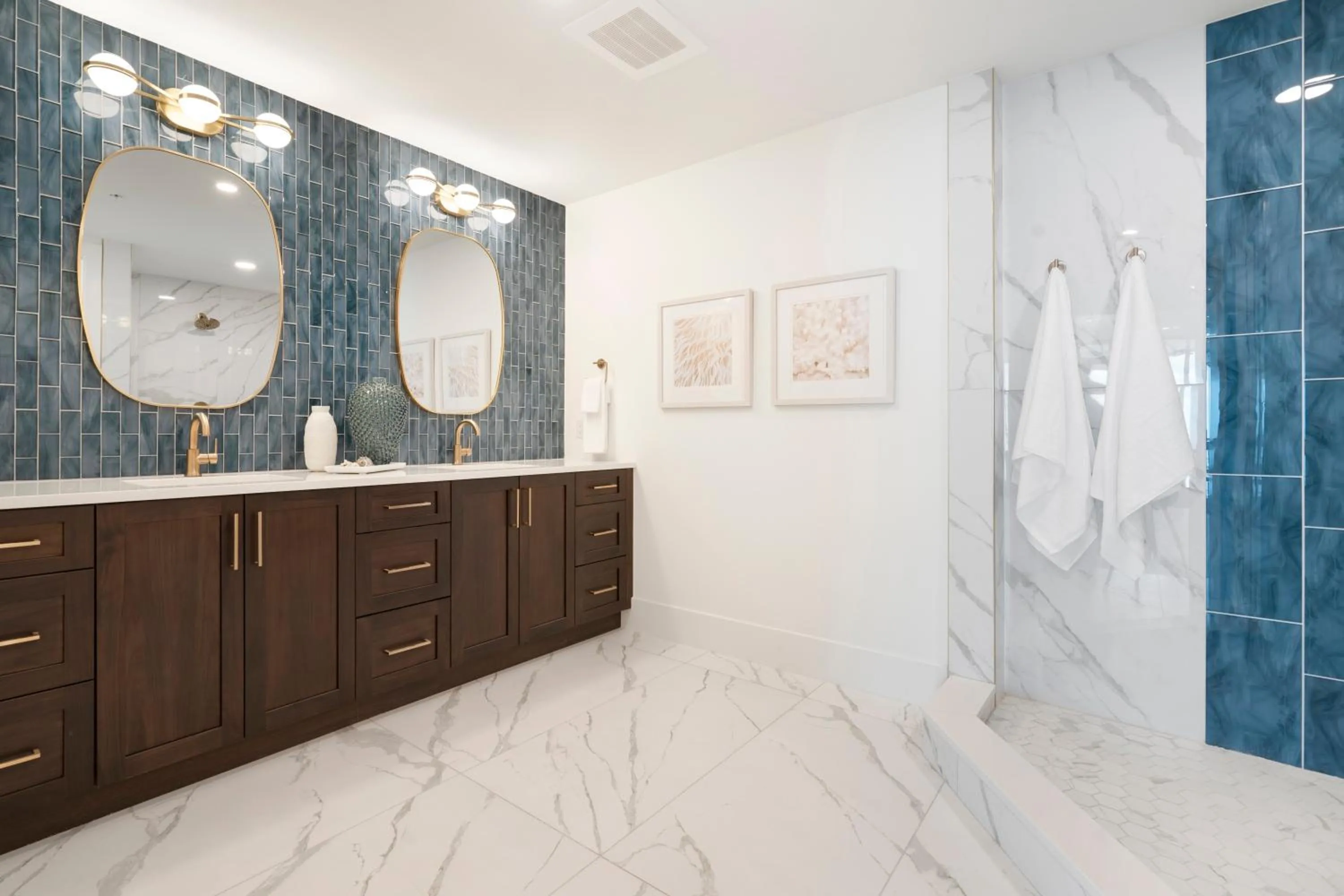 Shower in Ten35 Seaside Rentals