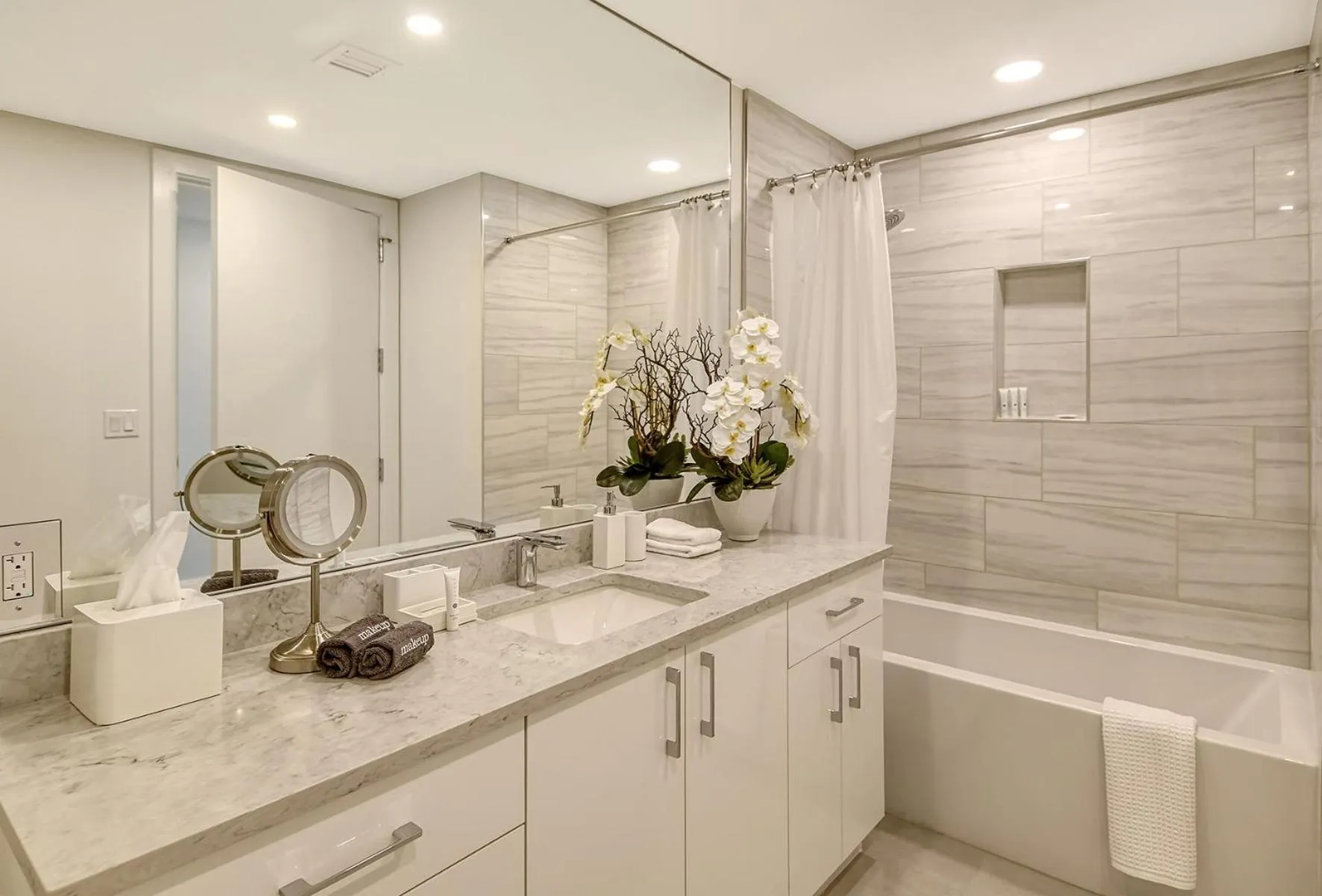 Shower in Ten35 Seaside Rentals