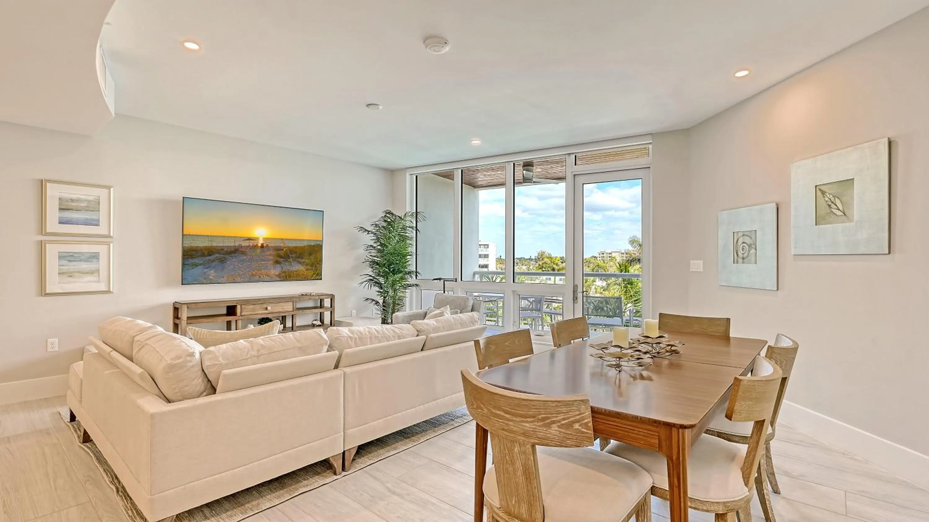 TV and multimedia in Ten35 Seaside Rentals