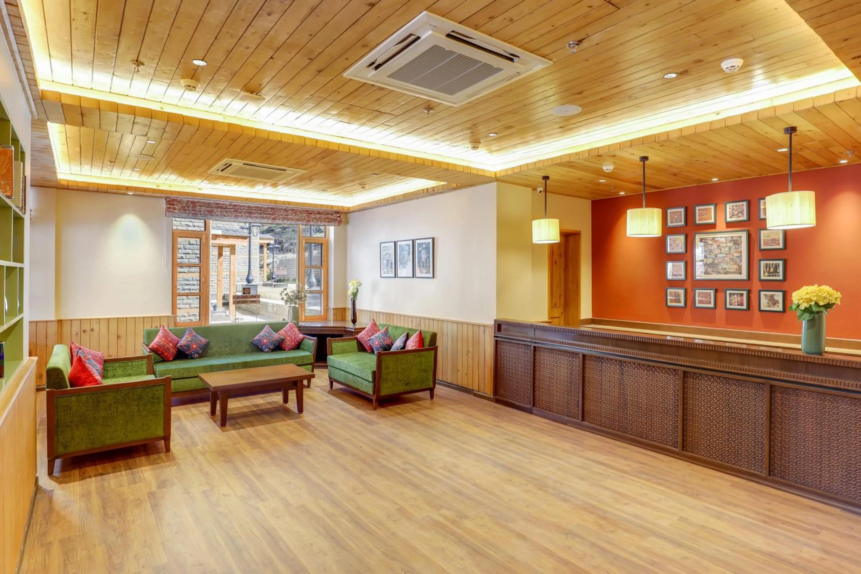 Lobby or reception in Club Mahindra Janjehli