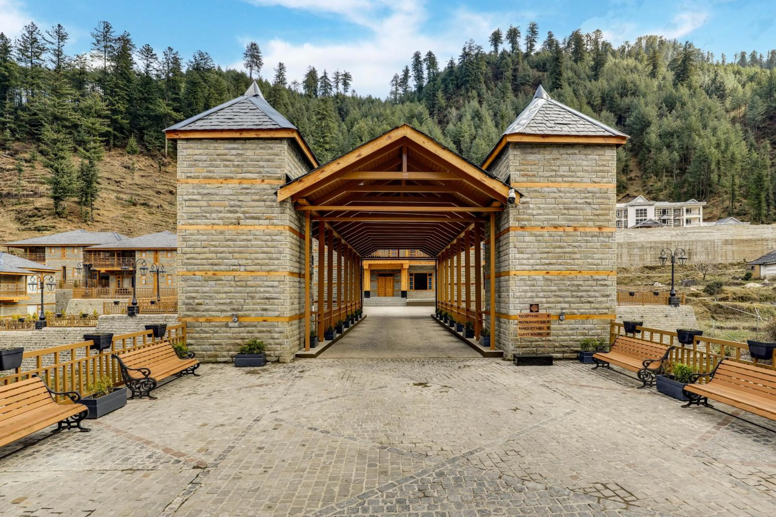 Facade/entrance in Club Mahindra Janjehli