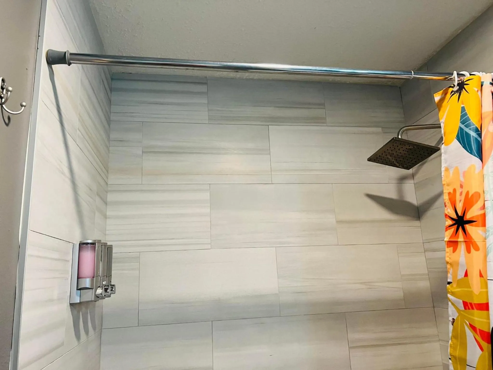 Tropical Casita in Tampa near airport and Raymond James stadium