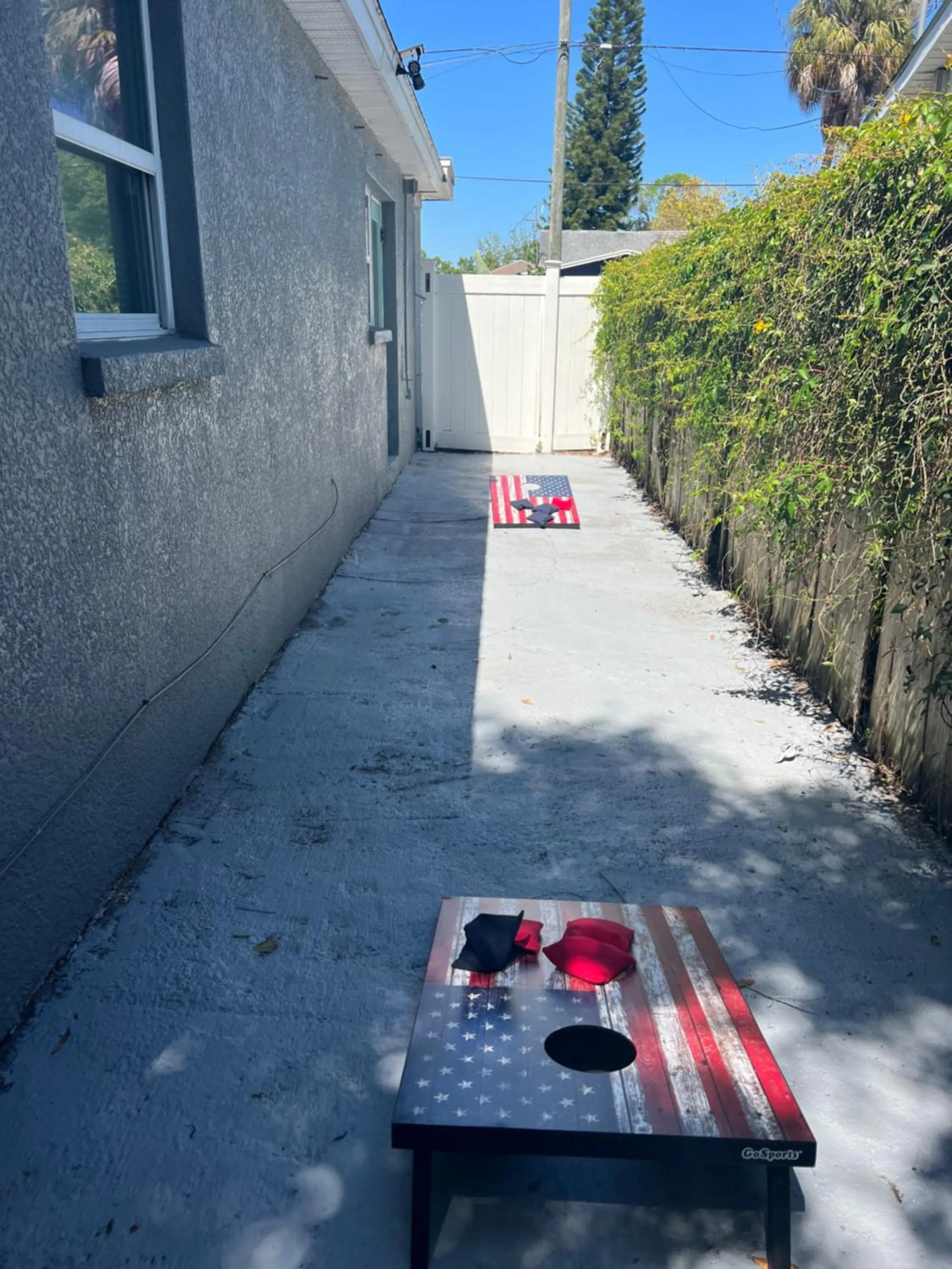 Tropical Casita in Tampa near airport and Raymond James stadium