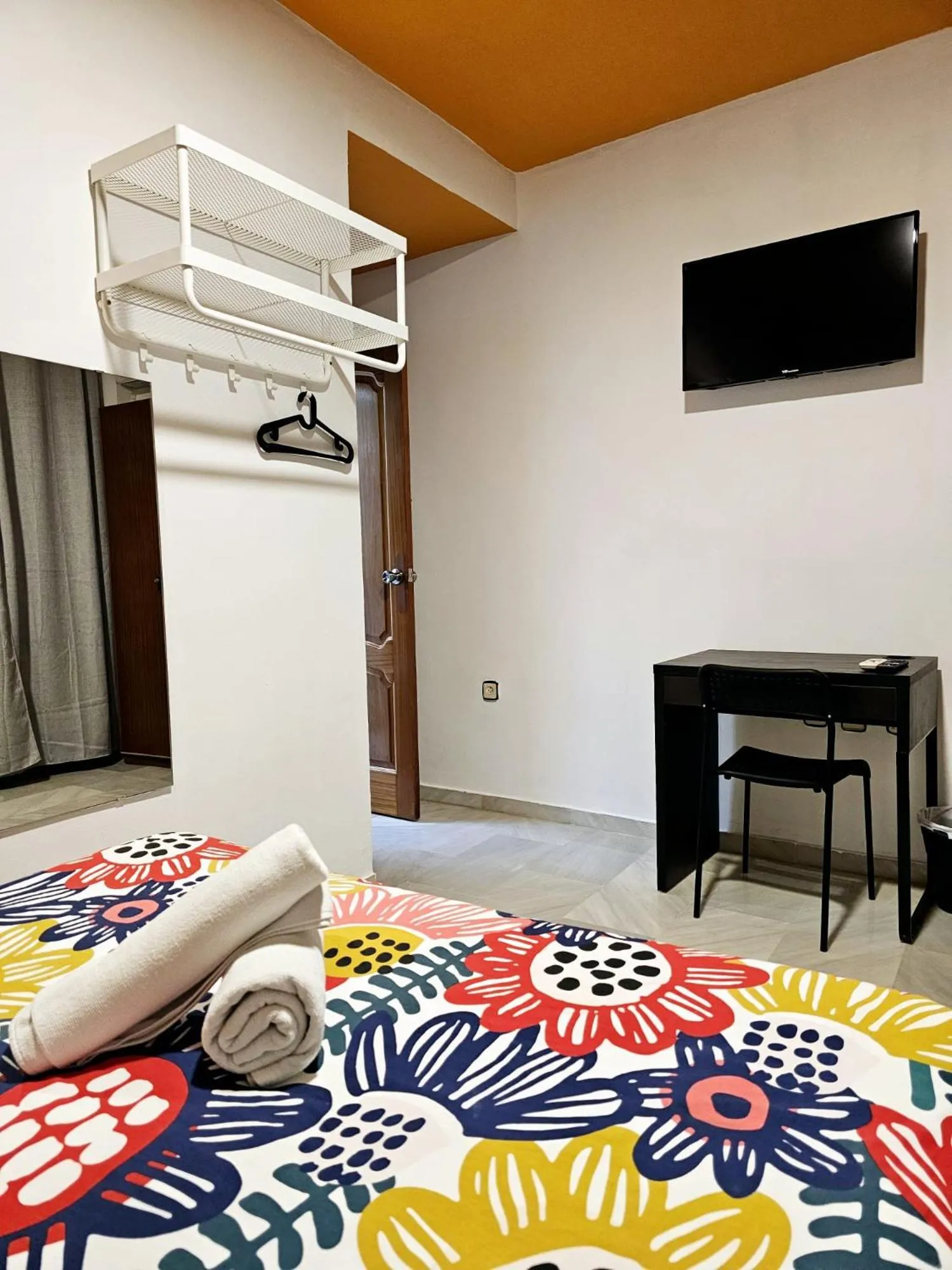 Bedroom, Bed in Arc House Plaza