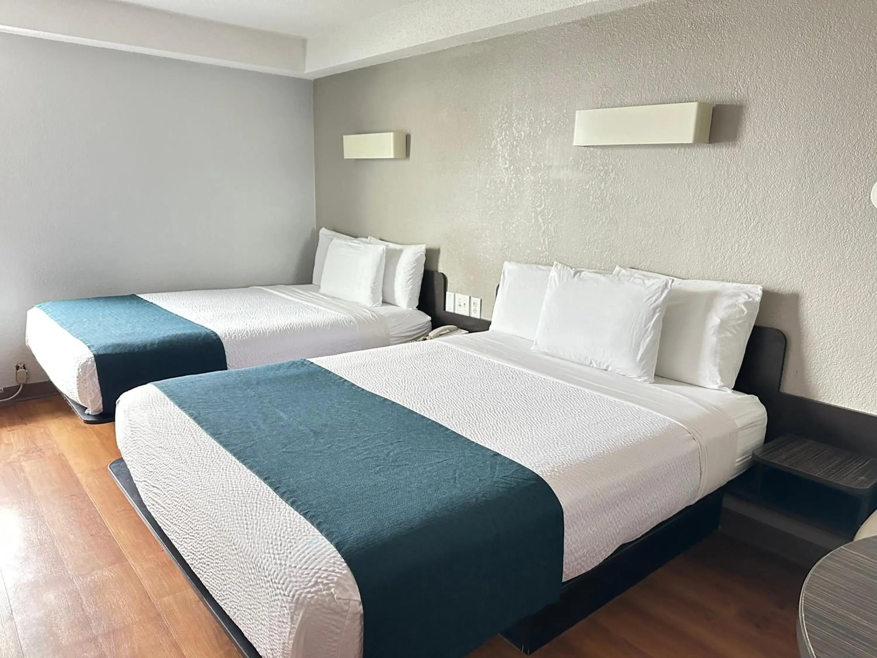 Queen Room with Two Queen Beds - Disability Access - Non-Smoking in Studio 6 Springfield VA Washington DC Southwest Queen Room with Two Queen Beds - Disability Access - Non-Smoking in Studio 6 Springfield VA Washington DC Southwest