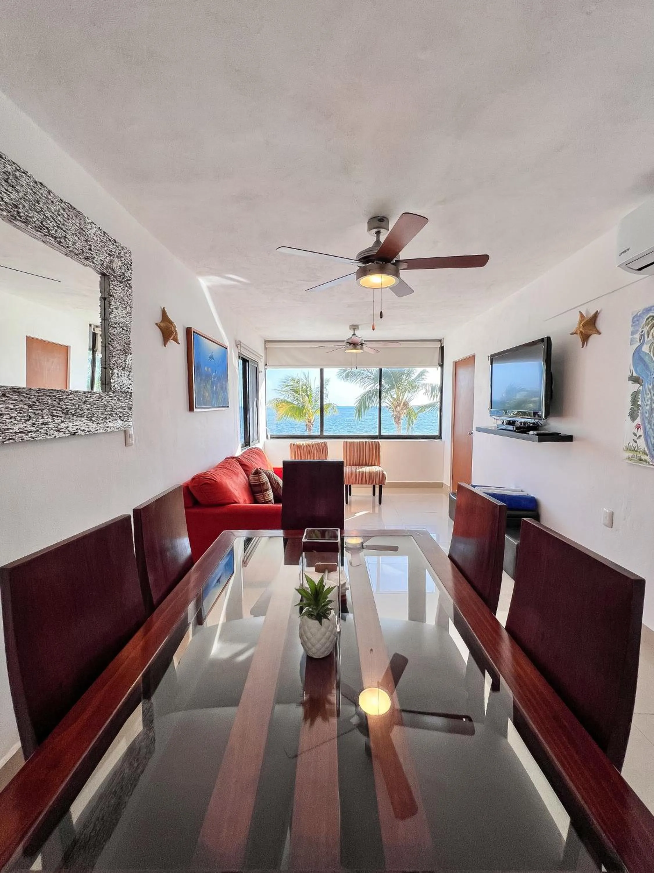 Communal lounge/ TV room in Bello Mar de Cancun, Beautiful 2Br 2Ba Condo overlooking beach spectacular view!