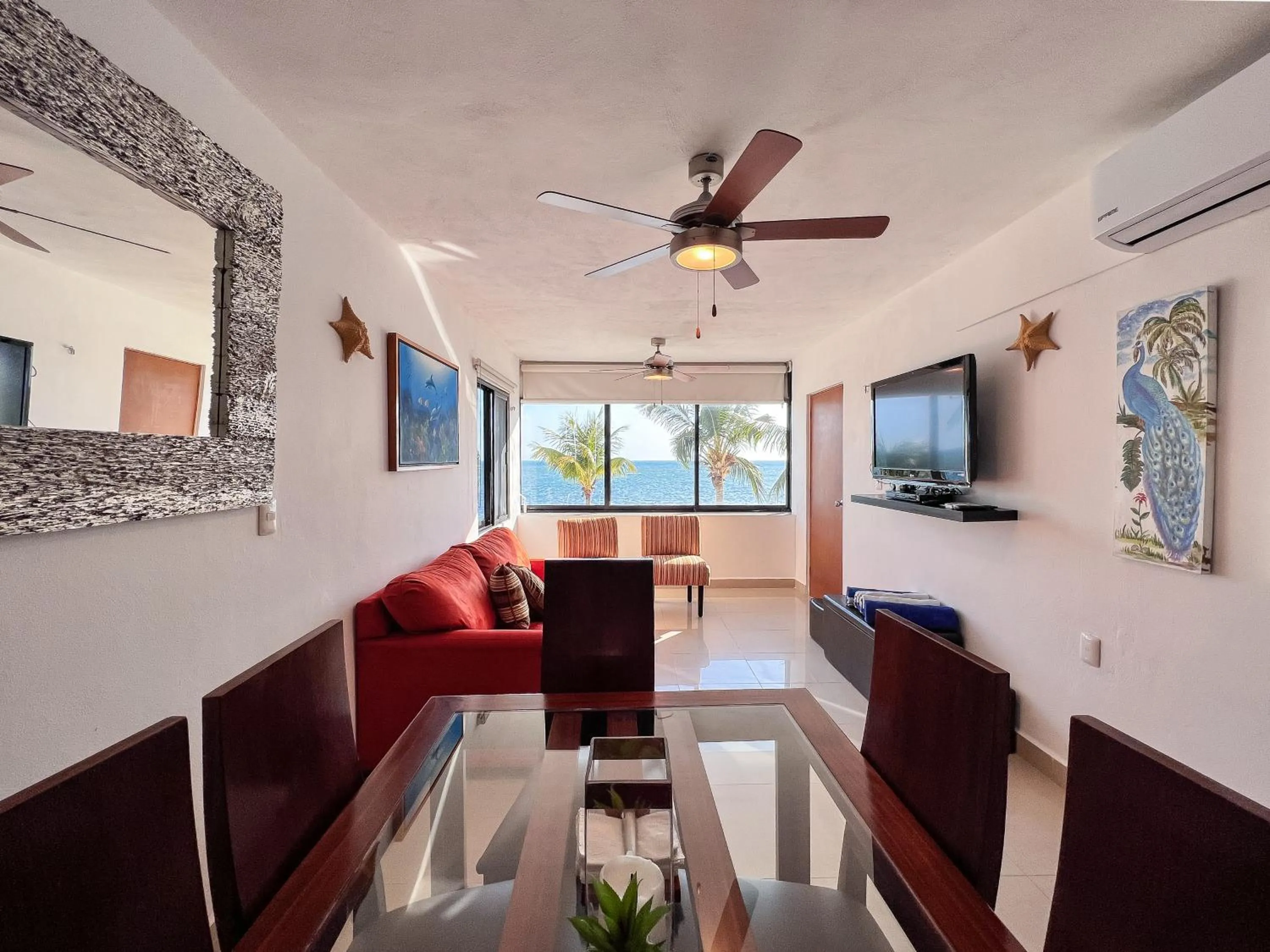 Living room in Bello Mar de Cancun, Beautiful 2Br 2Ba Condo overlooking beach spectacular view!