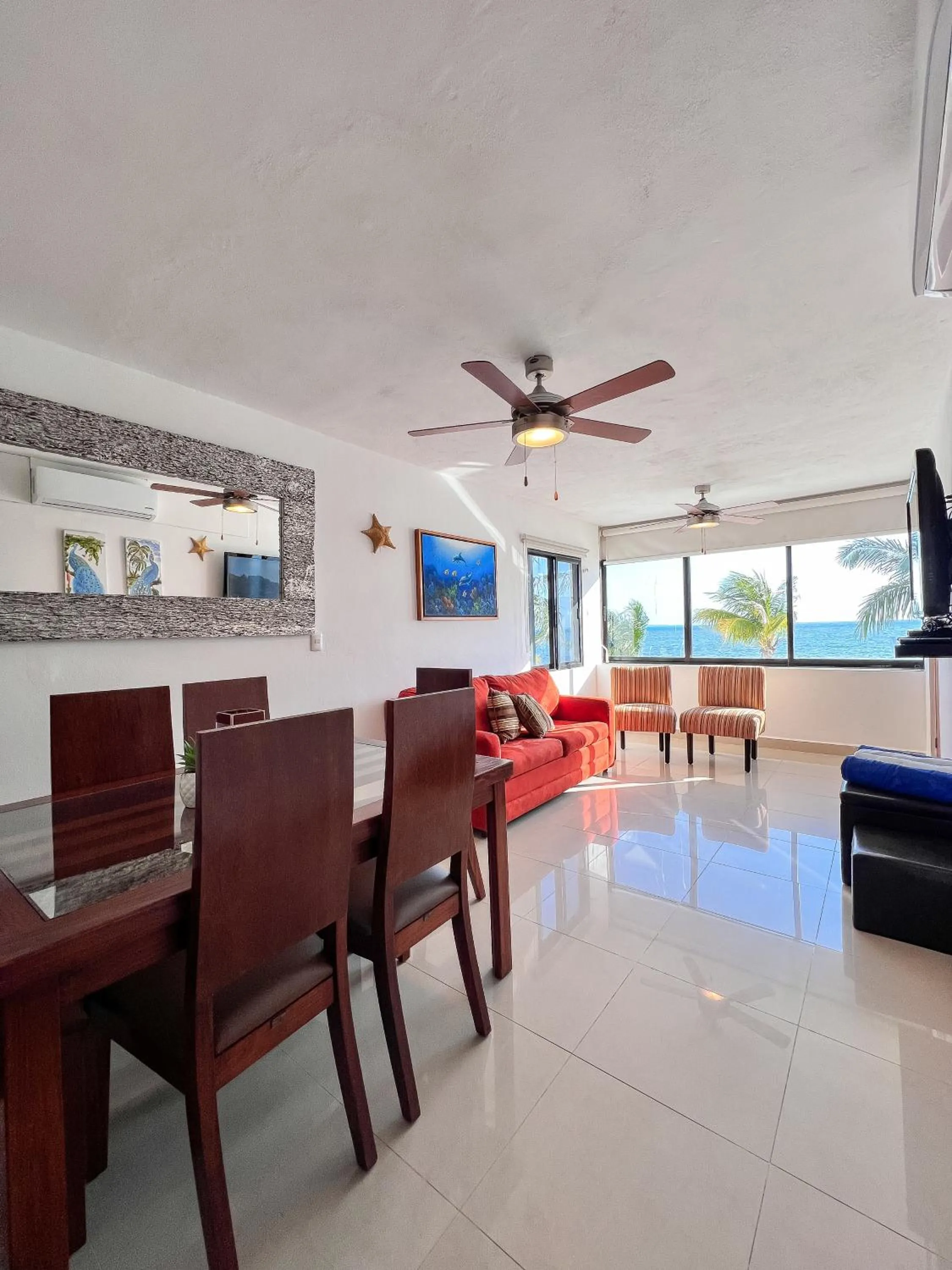 Communal lounge/ TV room in Bello Mar de Cancun, Beautiful 2Br 2Ba Condo overlooking beach spectacular view!