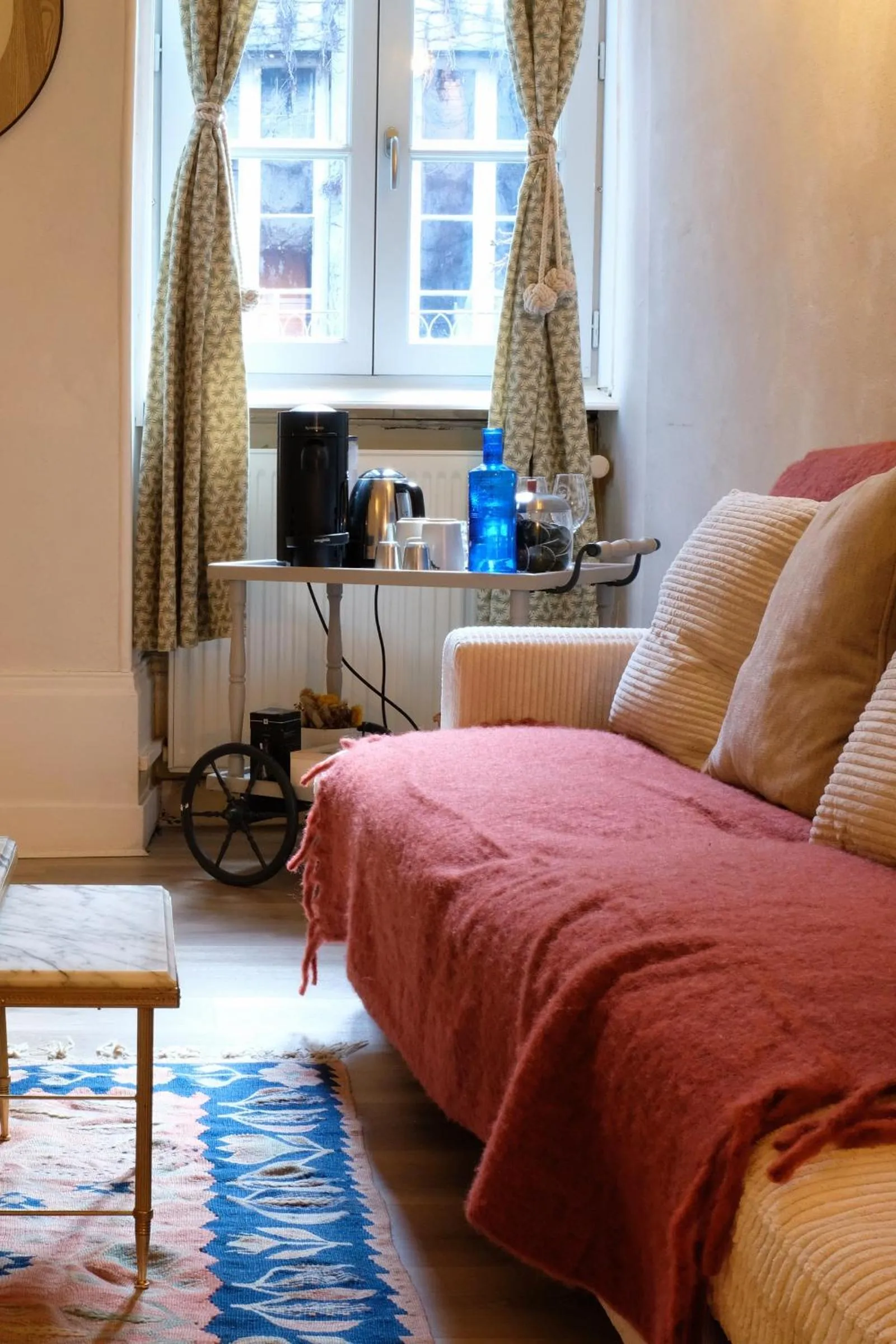 Coffee/tea facilities, Bed in La Verrière - Chambre d'hôtes et gîte de charme