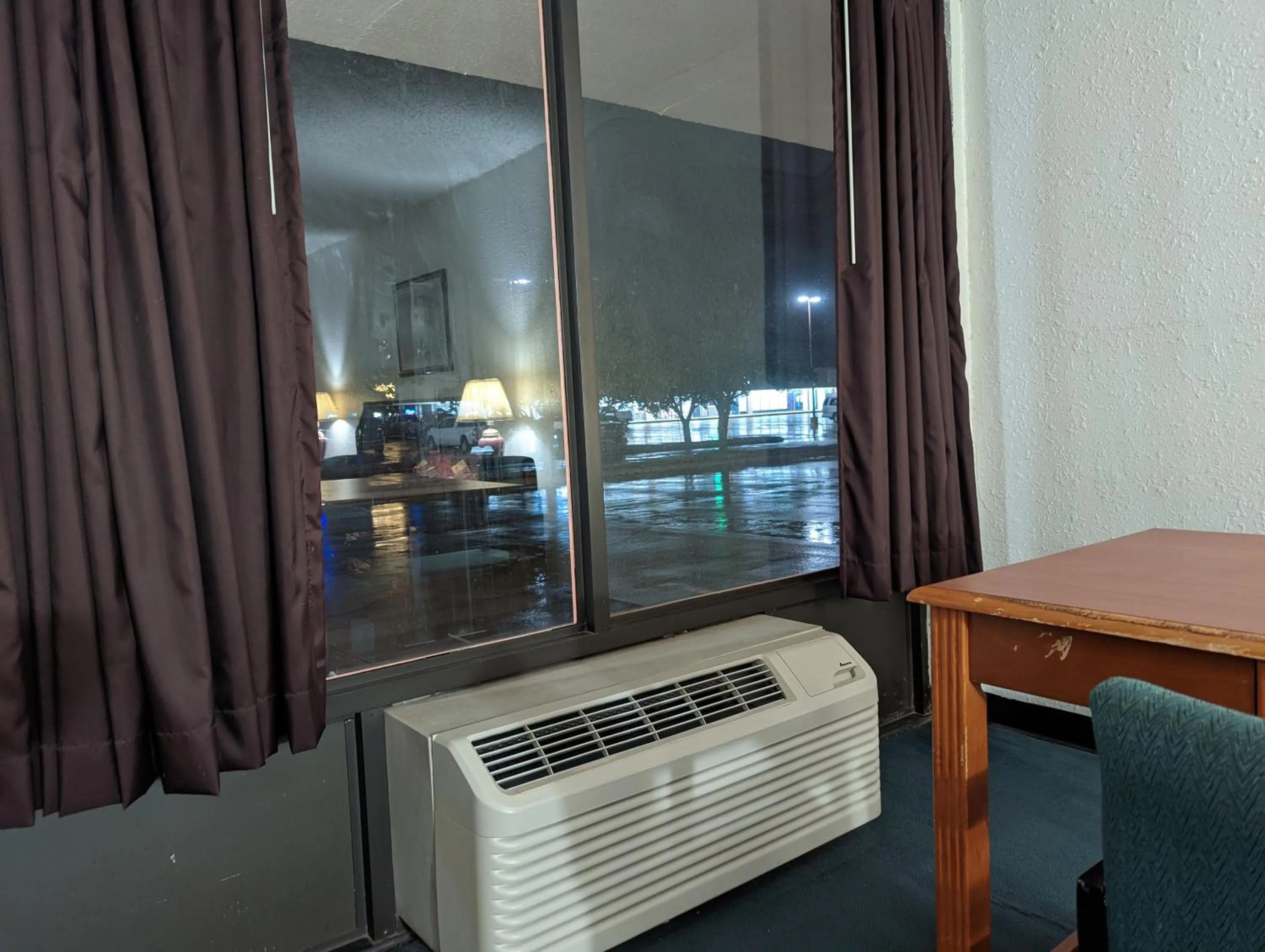 air conditioner in Luxury inn