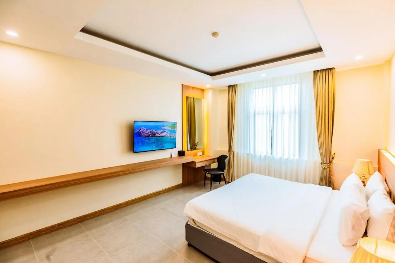 Photo of the whole room in Dynasty Casino Hotel