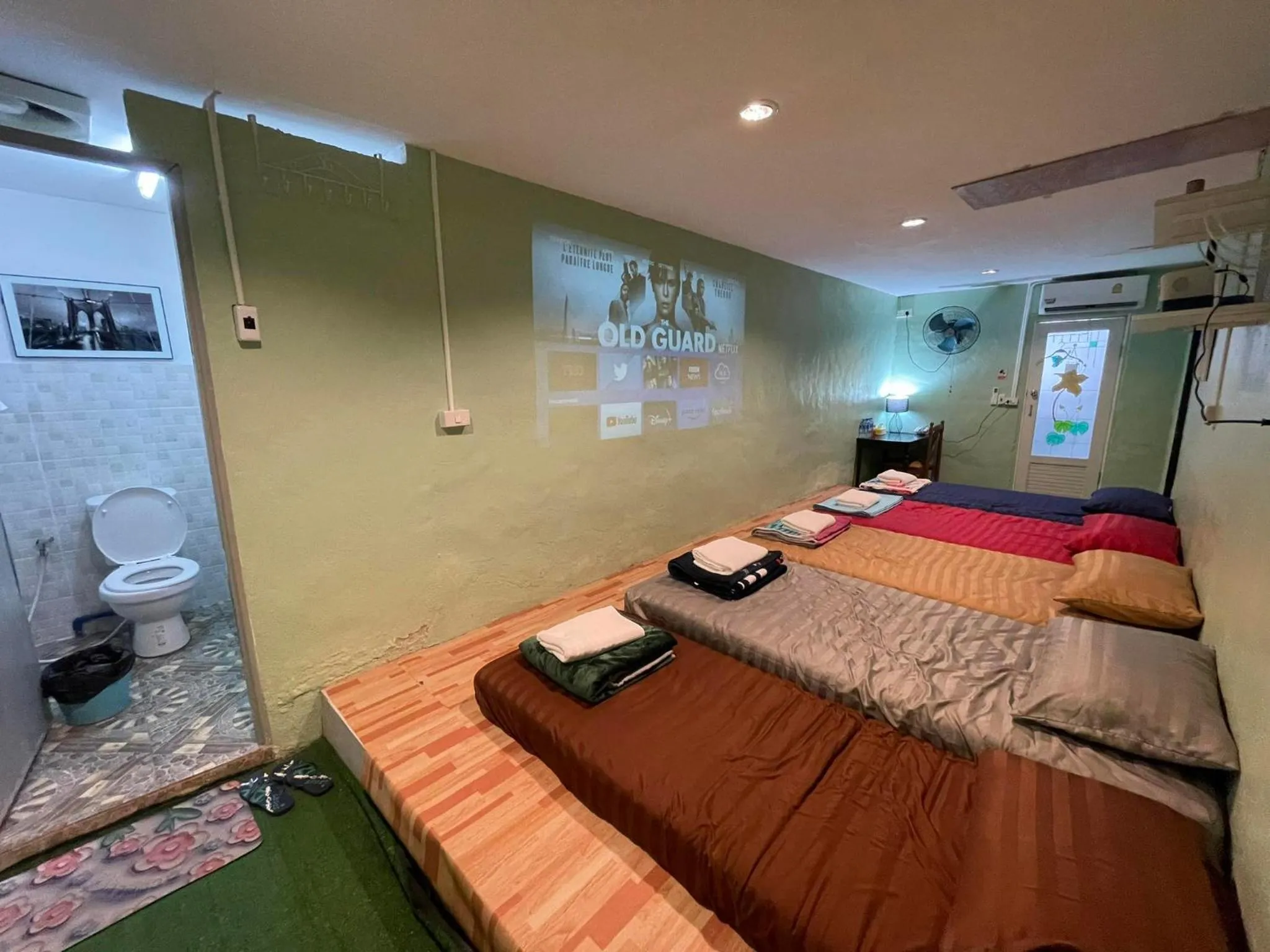 Bedroom, Bed in Lamoon Hostel