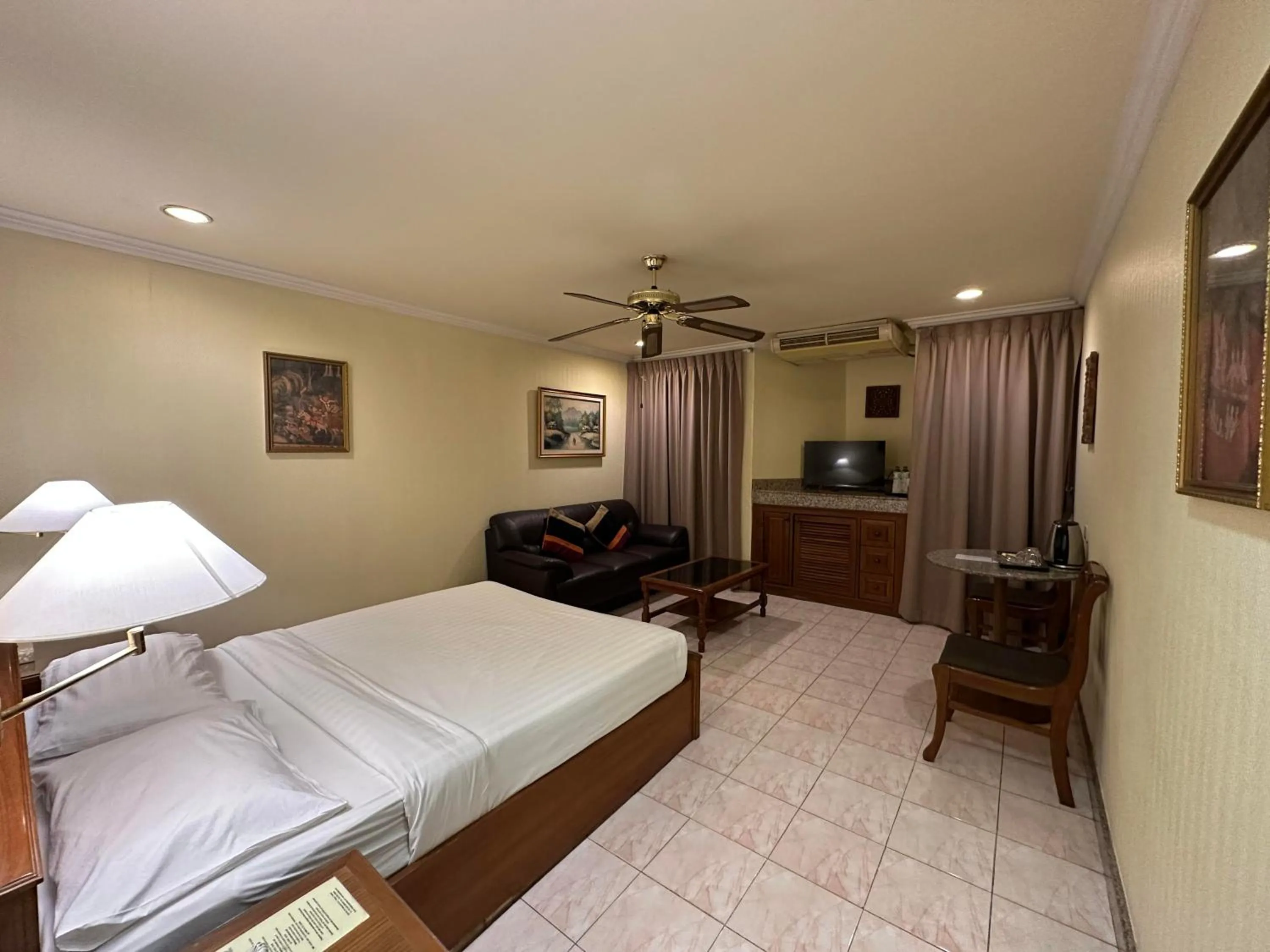 Bedroom, Bed in Copa Hotel