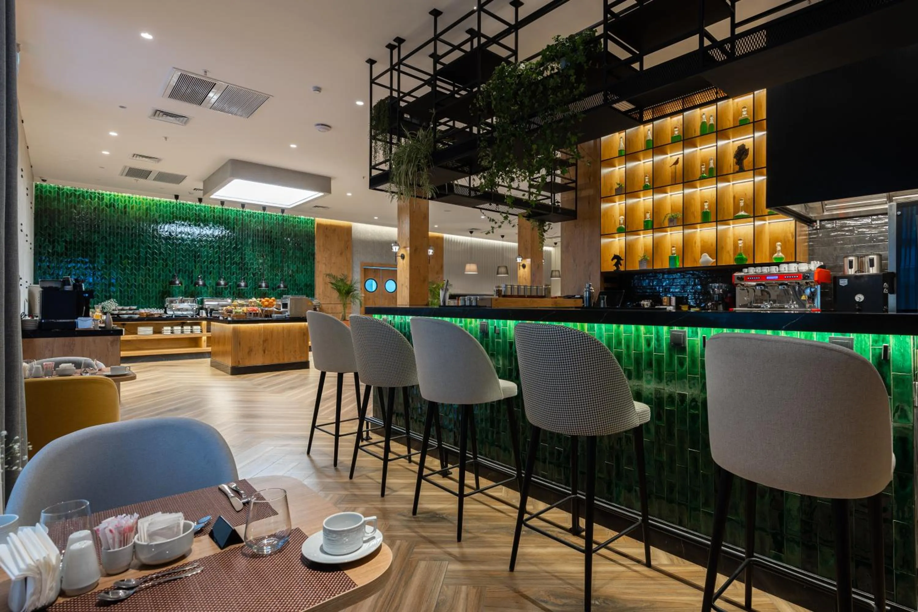 Restaurant/places to eat in THE ELEMENTS HOTEL