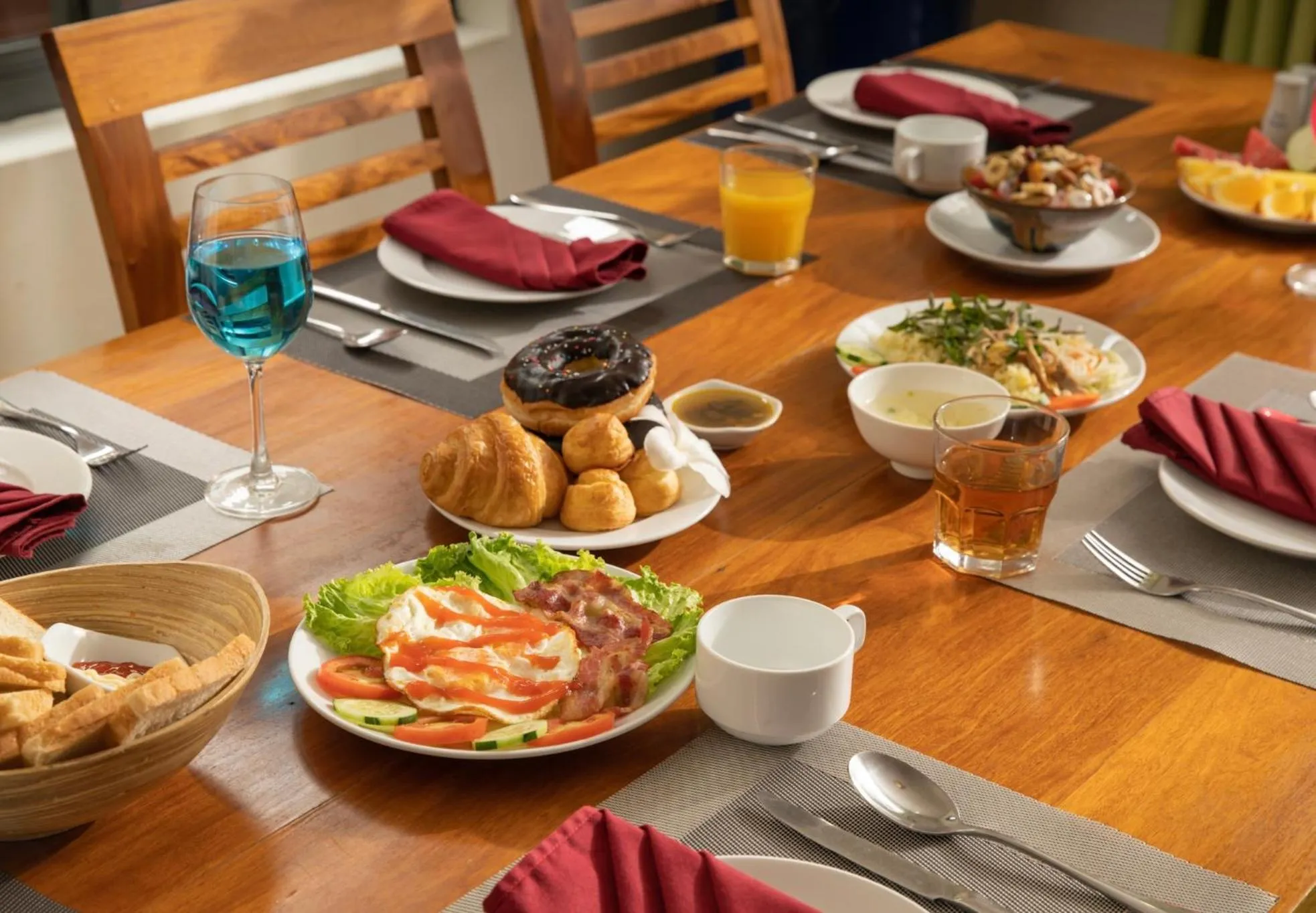 Restaurant/places to eat in RAON Ancient Town Hotel