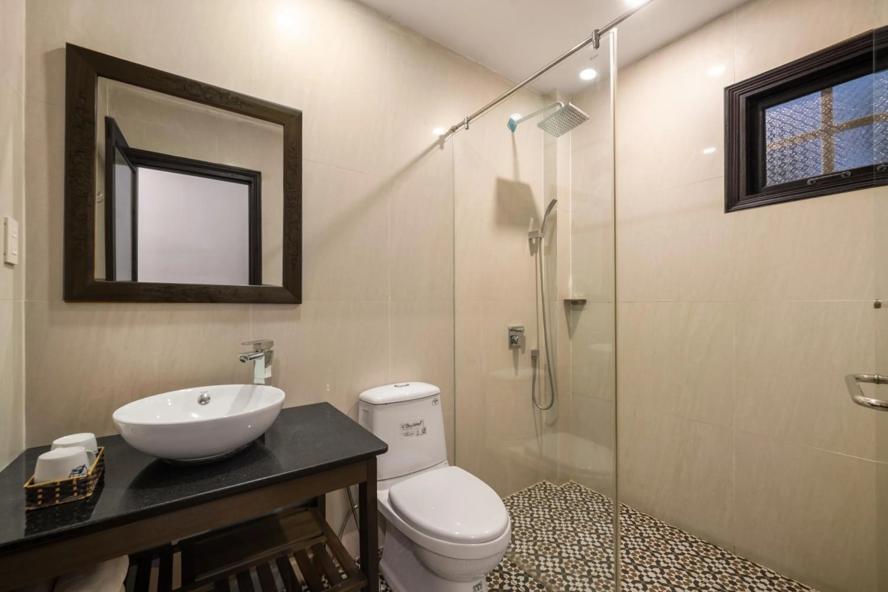 Shower in RAON Ancient Town Hotel