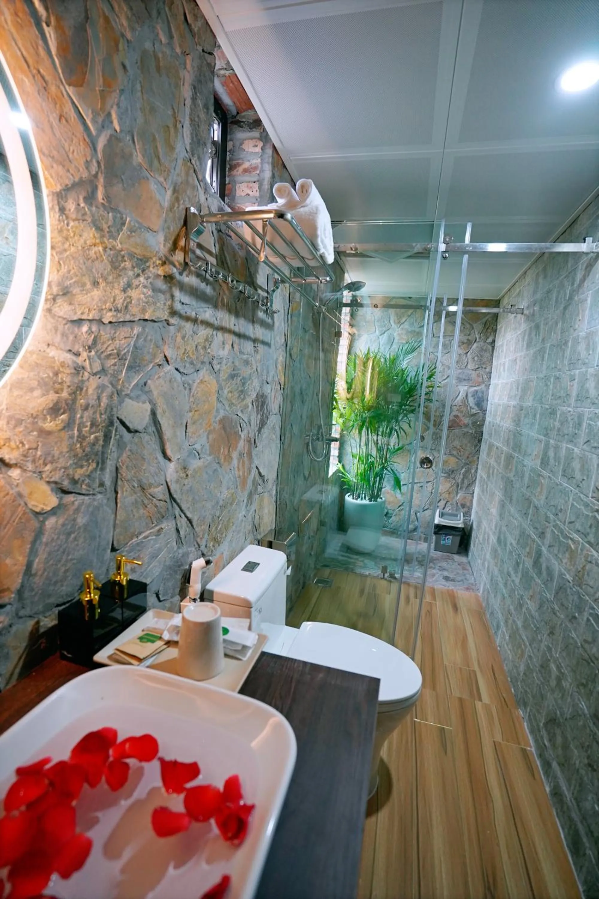 Twin Room with Balcony in Xuân Anh Garden