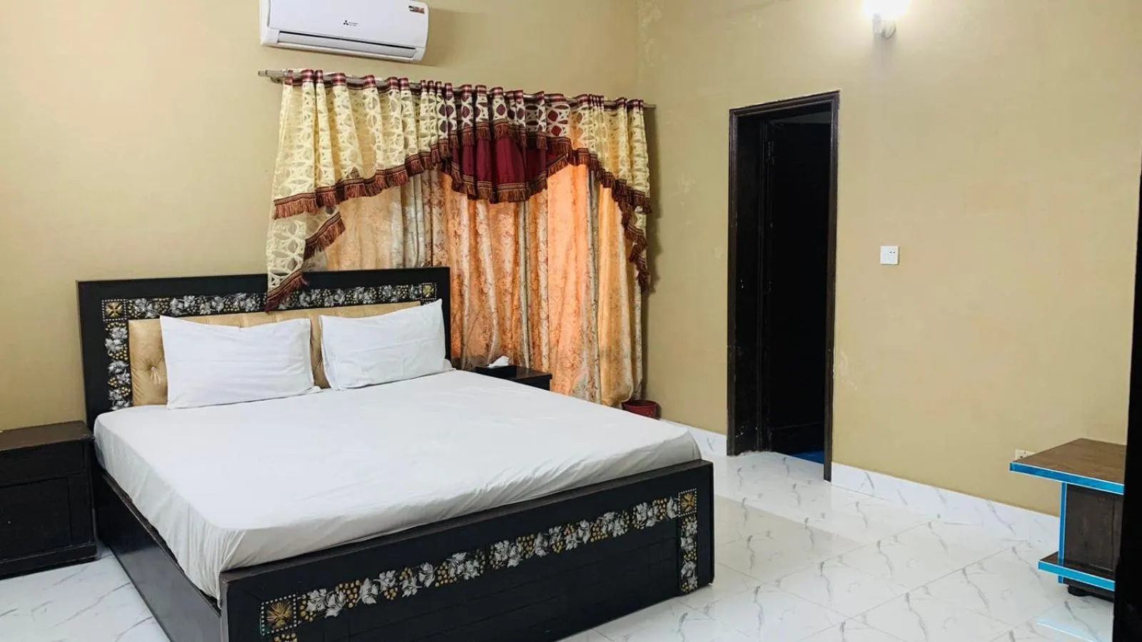 Photo of the whole room in Hotel Royal Fort