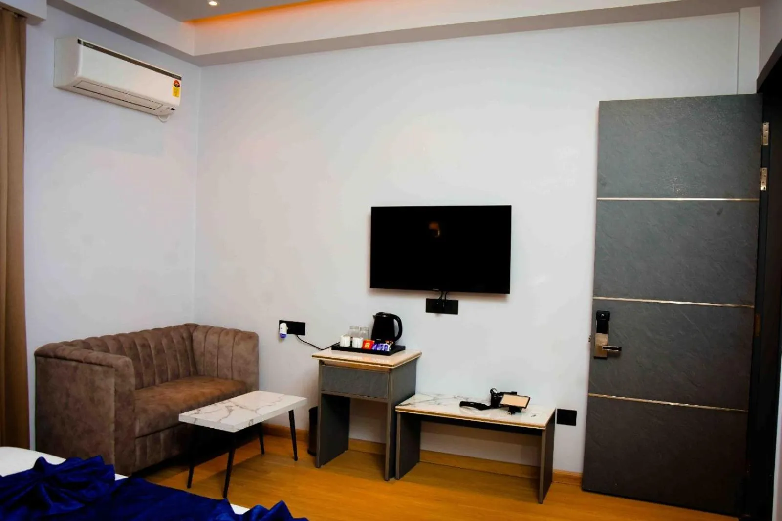 TV and multimedia in Hotel Azul Ganga
