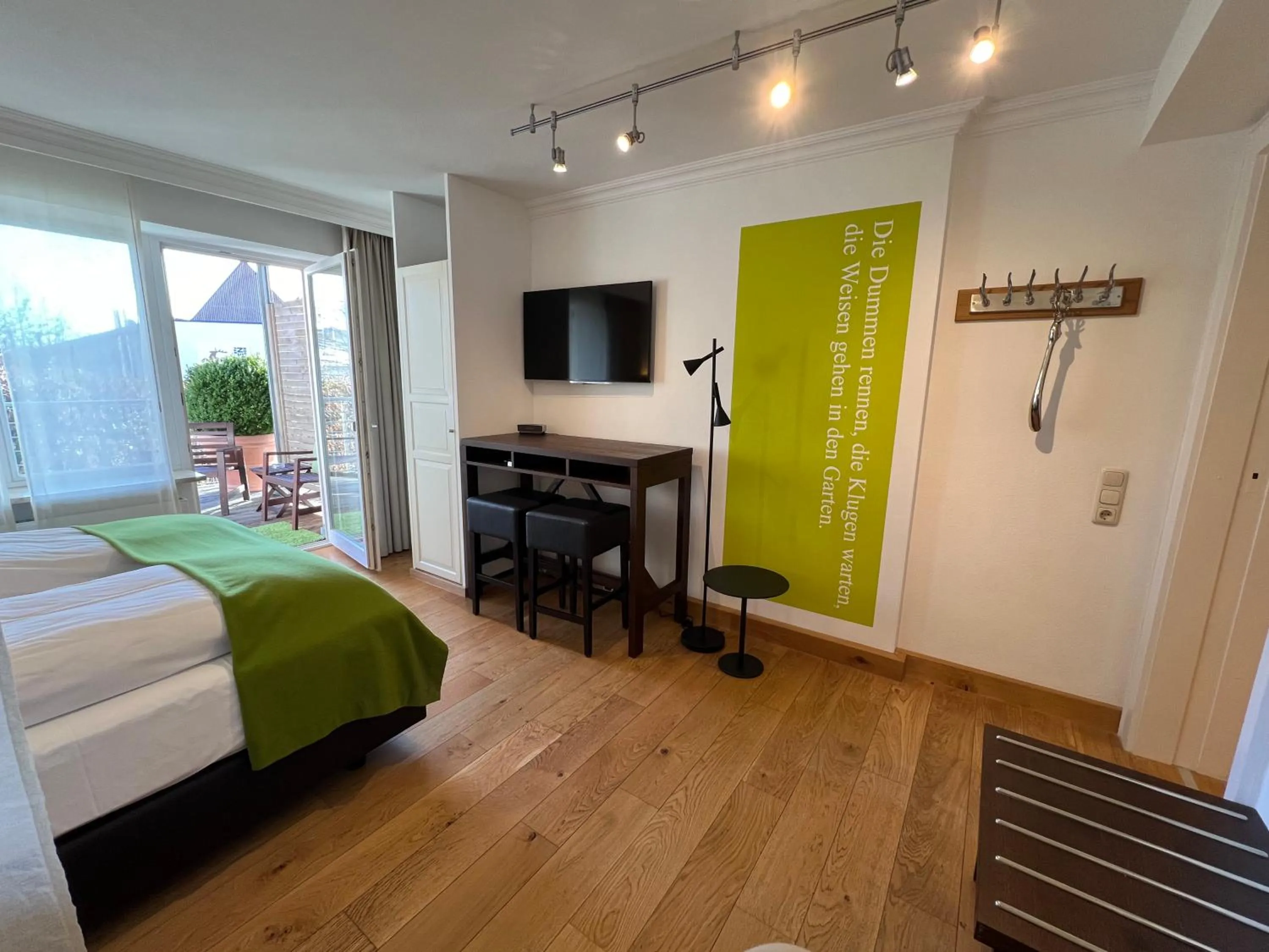 TV and multimedia, Bed in Aparthotel Parsberg GreenDesign