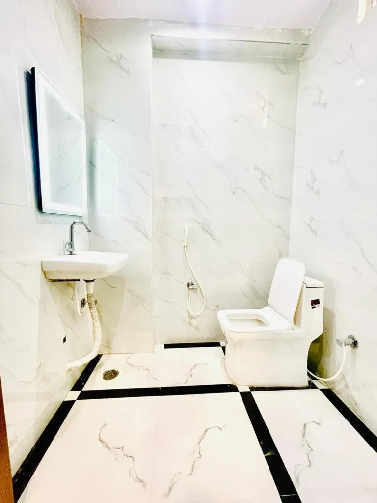 Toilet in Hotel Eagle Grand Airport Zone