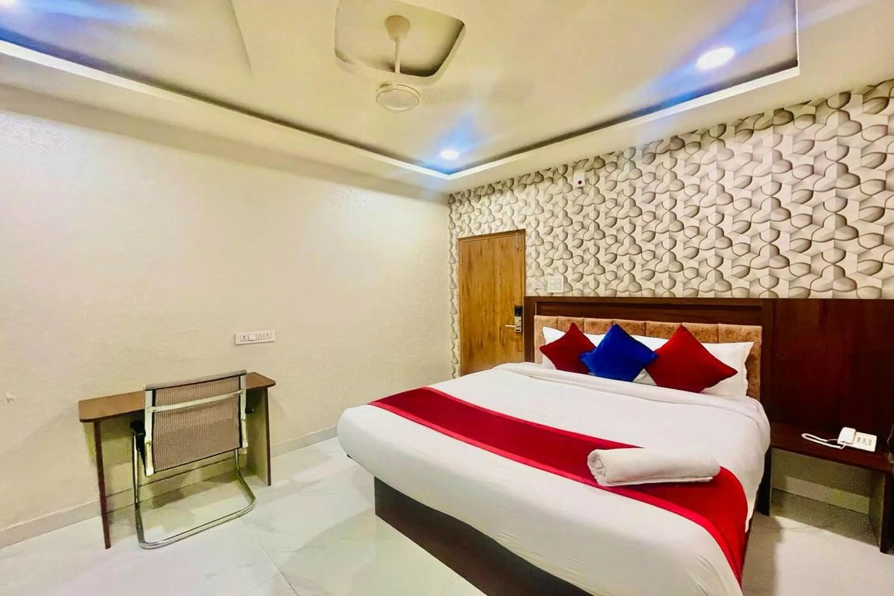 Bedroom, Bed in Hotel Eagle Grand Airport Zone