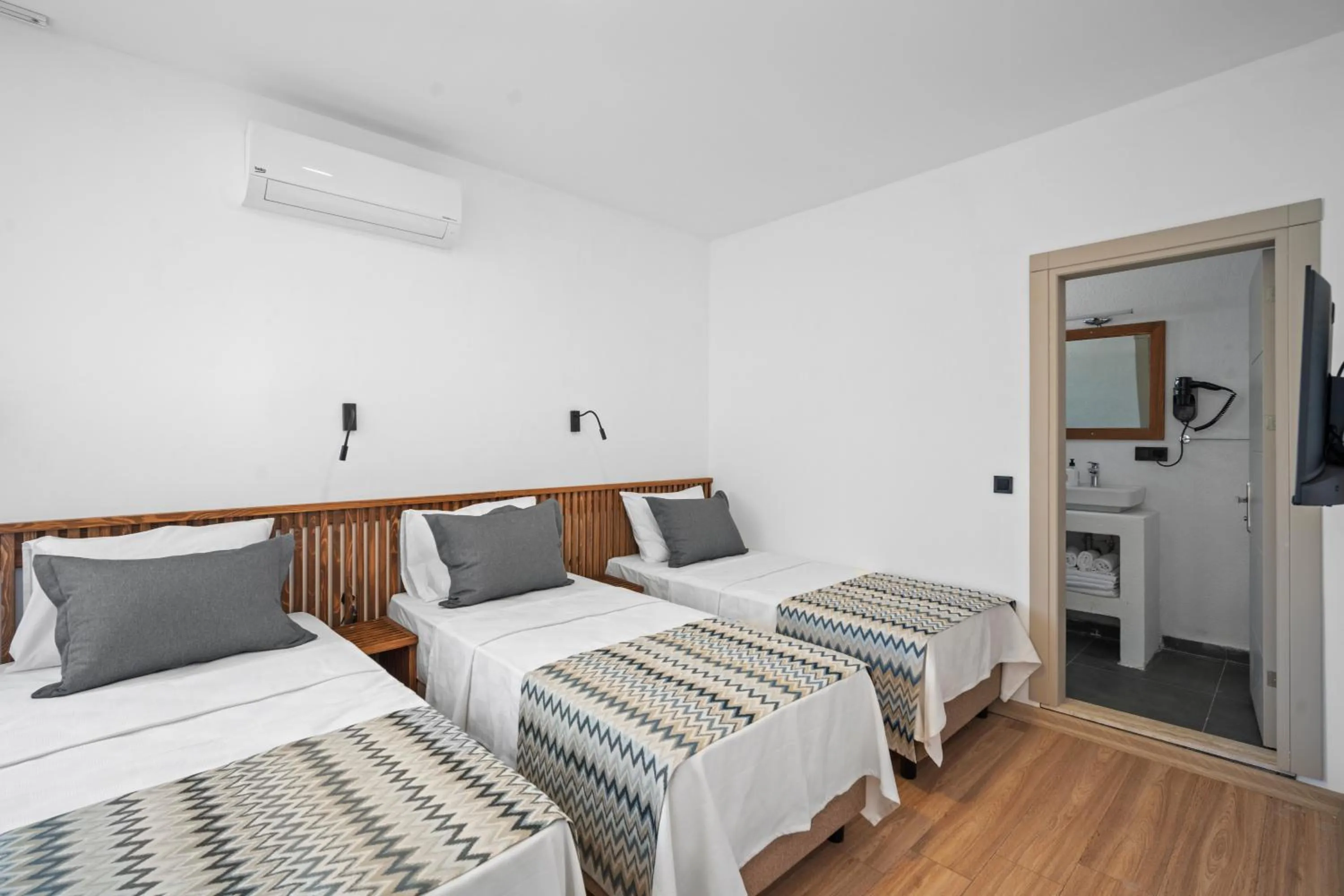 Photo of the whole room, Bed in Costa Viva Bodrum