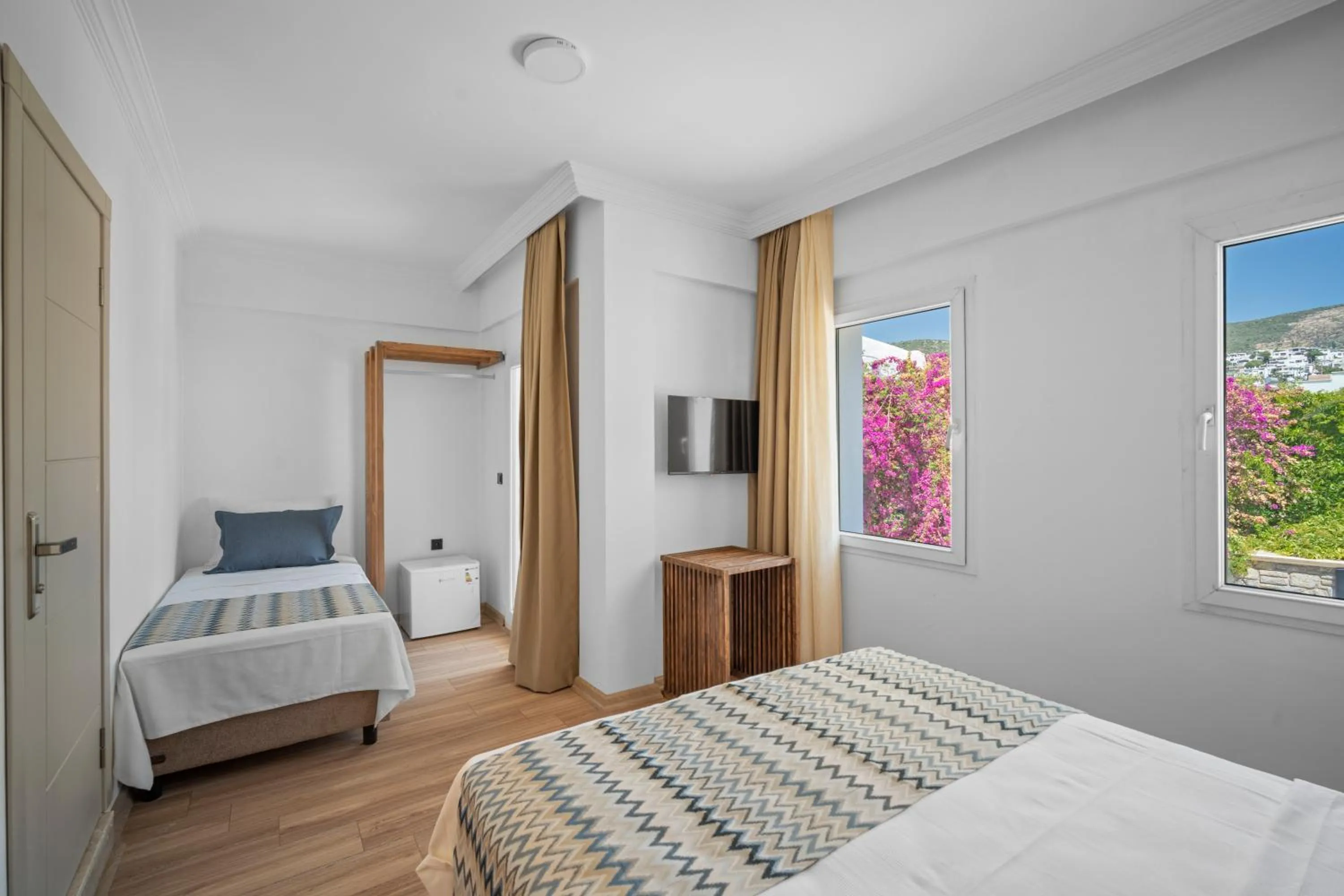 Photo of the whole room, Bed in Costa Viva Bodrum