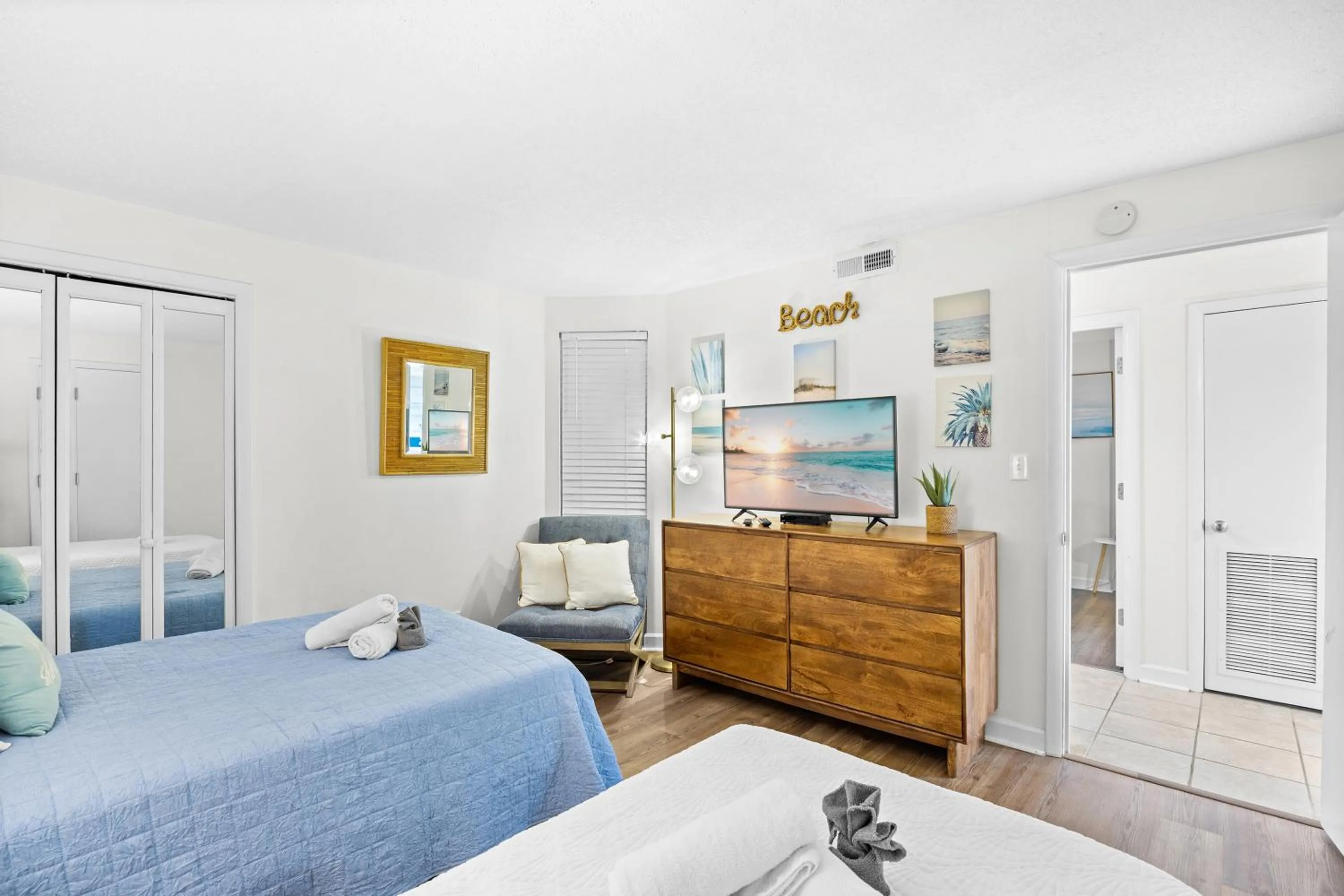 Bed in Direct Ocean Front 3BR 3BA Beach Front