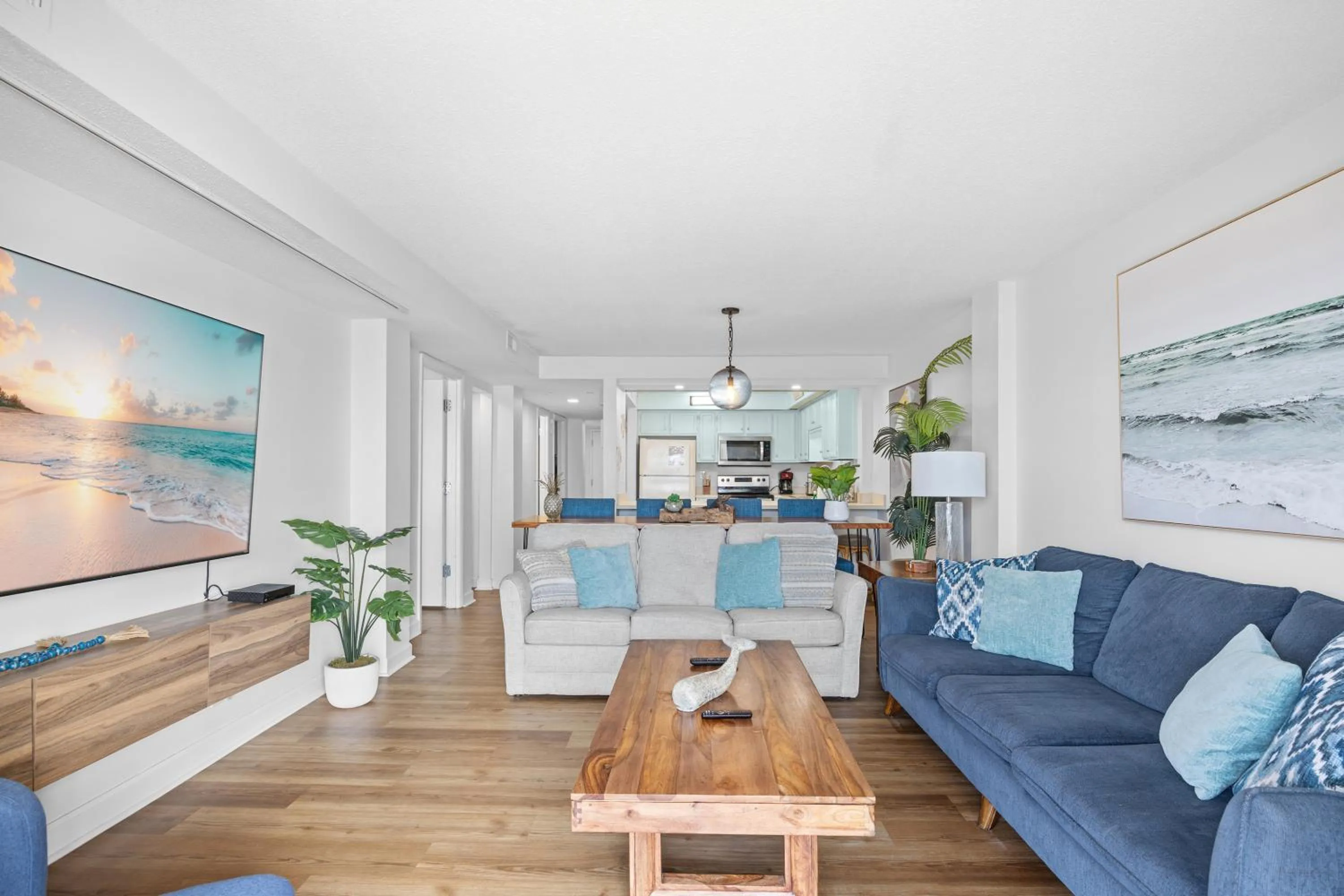 Living room in Direct Ocean Front 3BR 3BA Beach Front