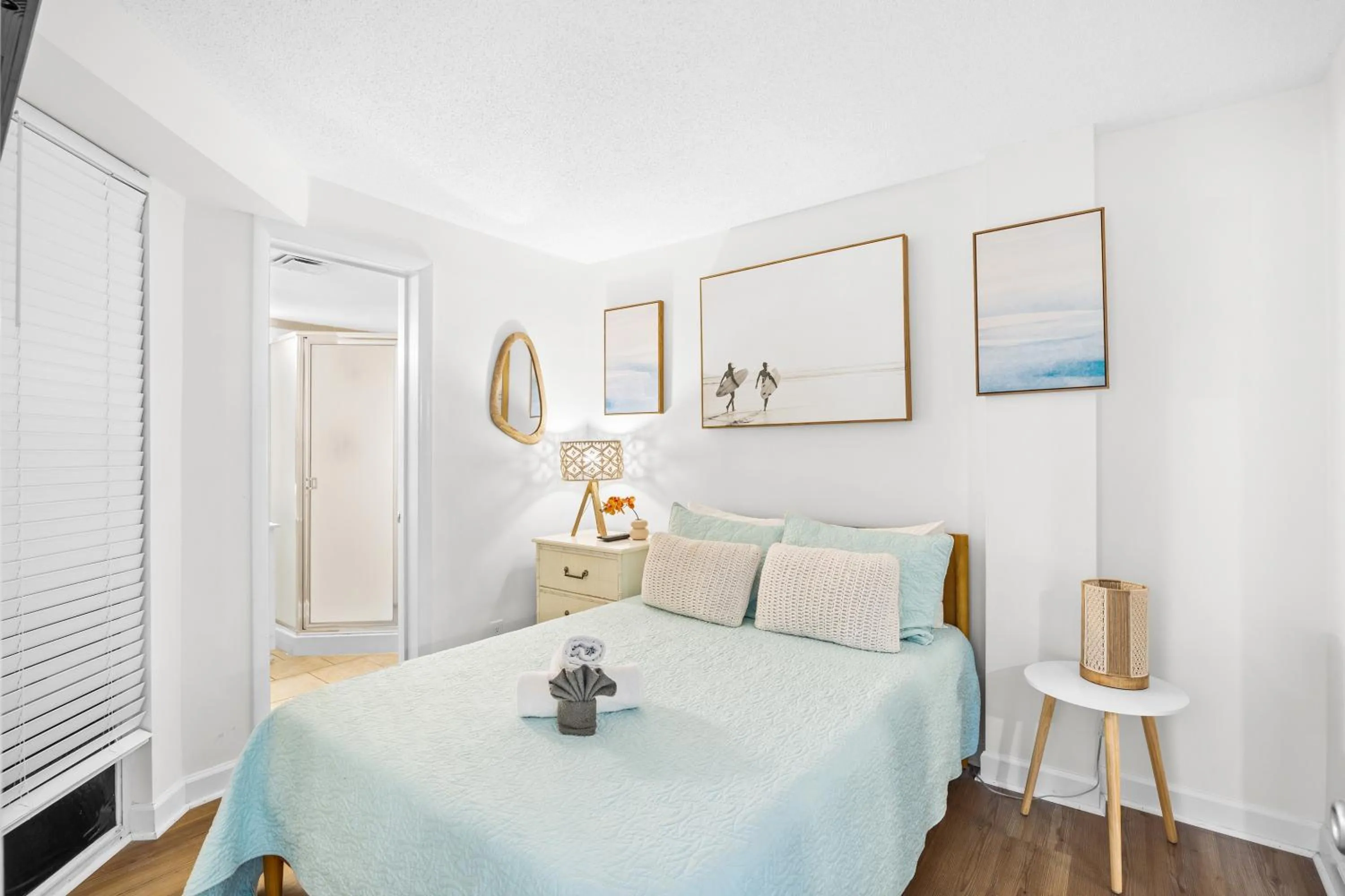 Bed in Direct Ocean Front 3BR 3BA Beach Front