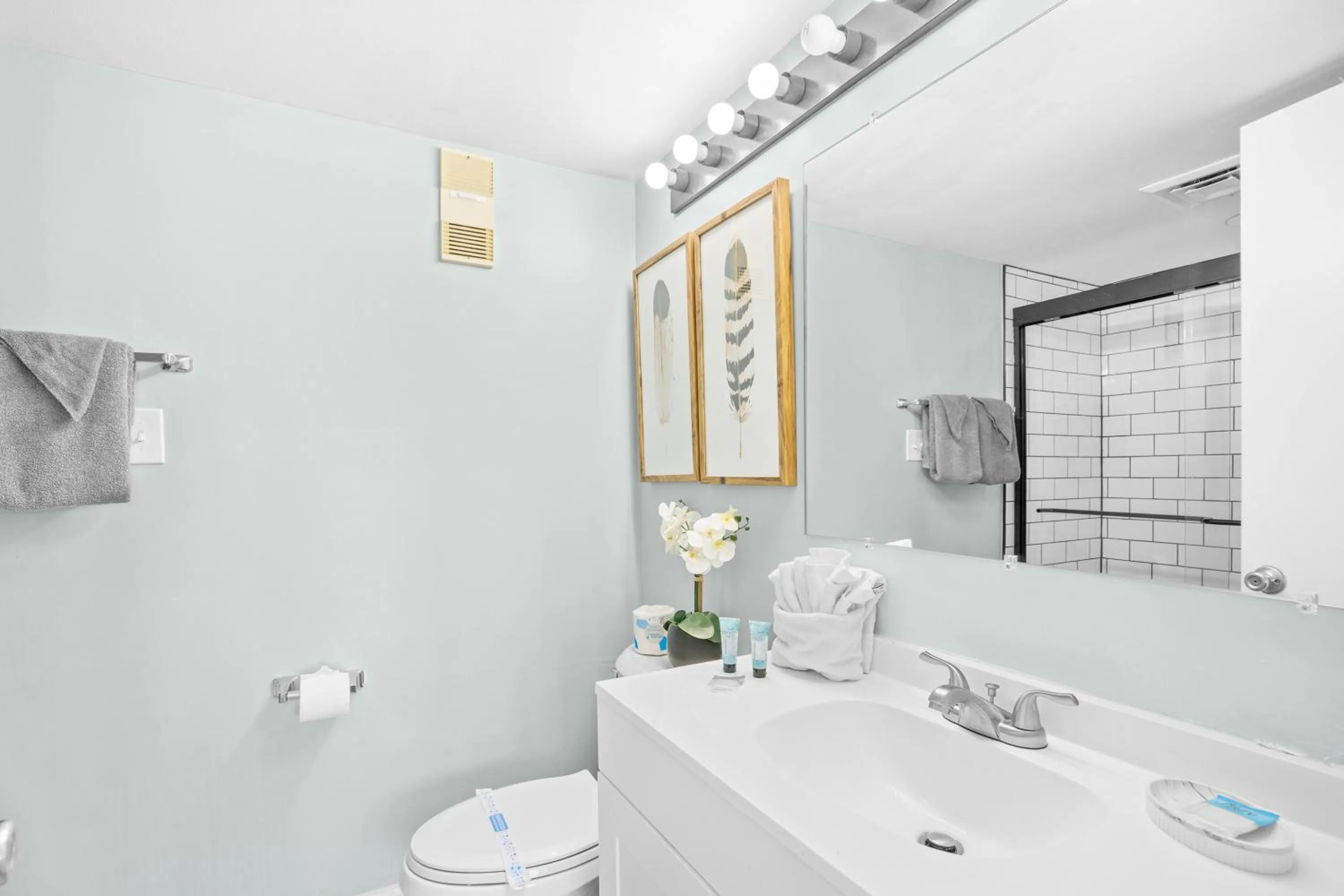 Bathroom in Direct Ocean Front 3BR 3BA Beach Front