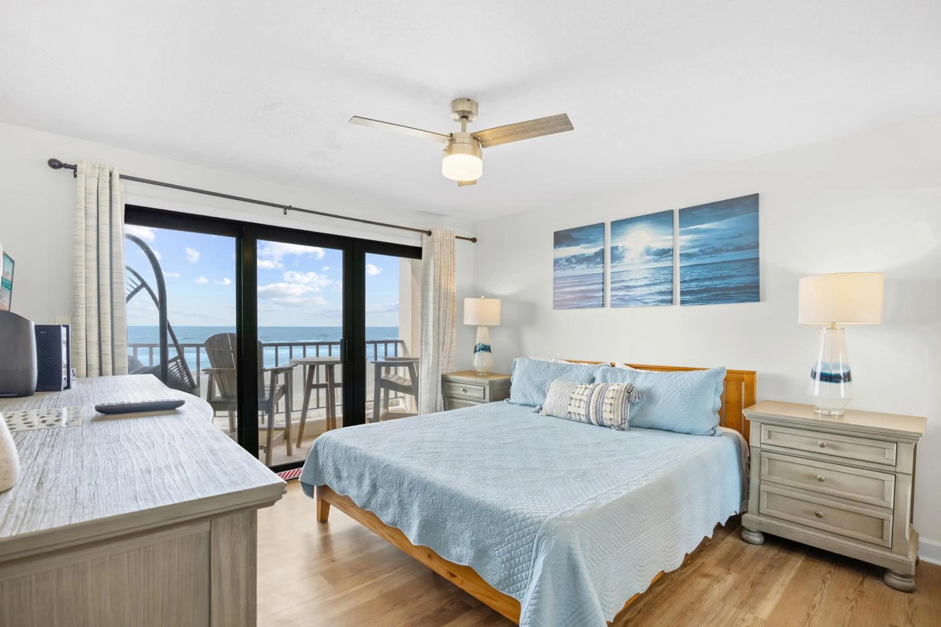 Bed in Direct Ocean Front 3BR 3BA Beach Front