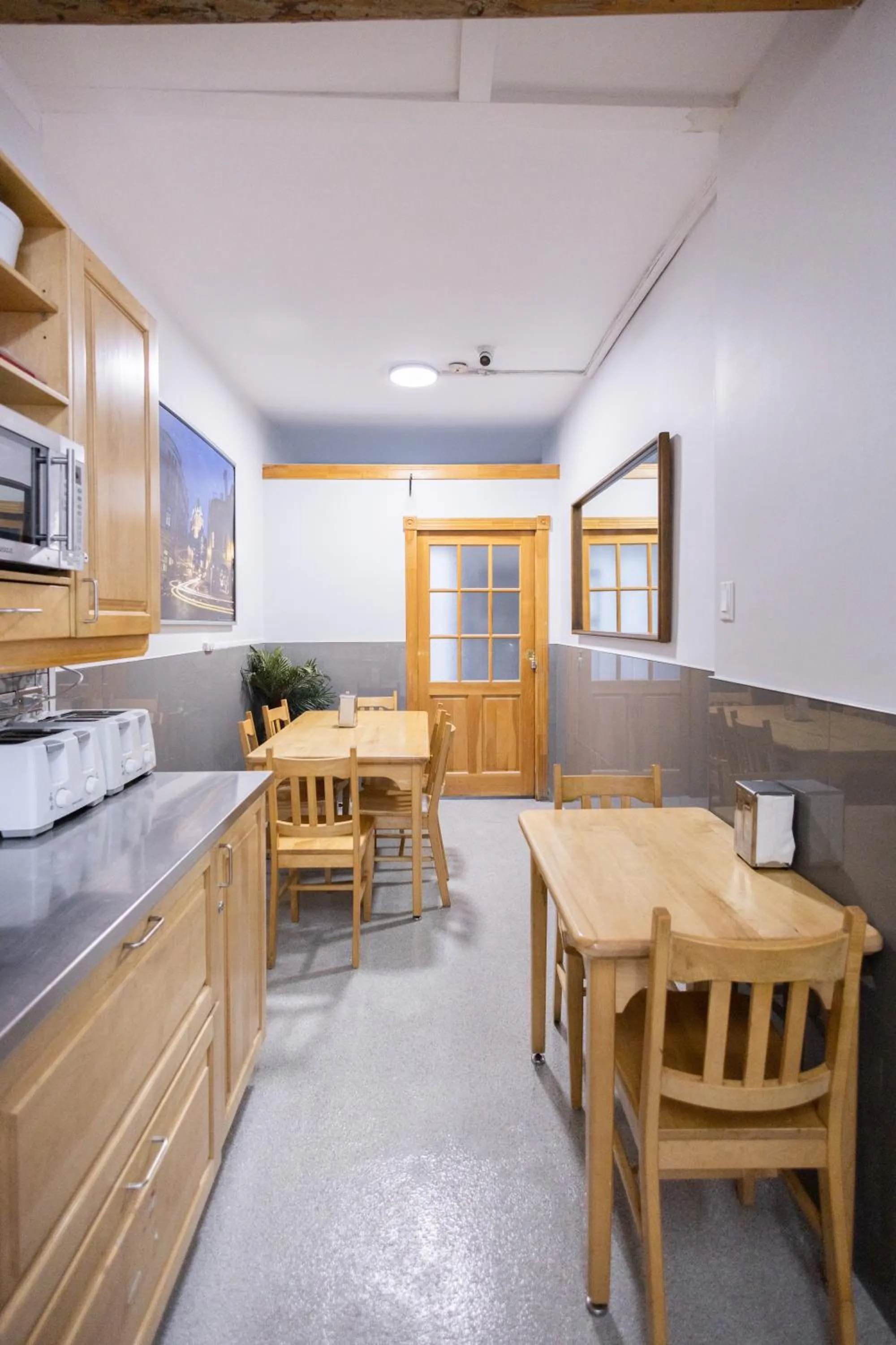 Dining area in Auberge de la Paix