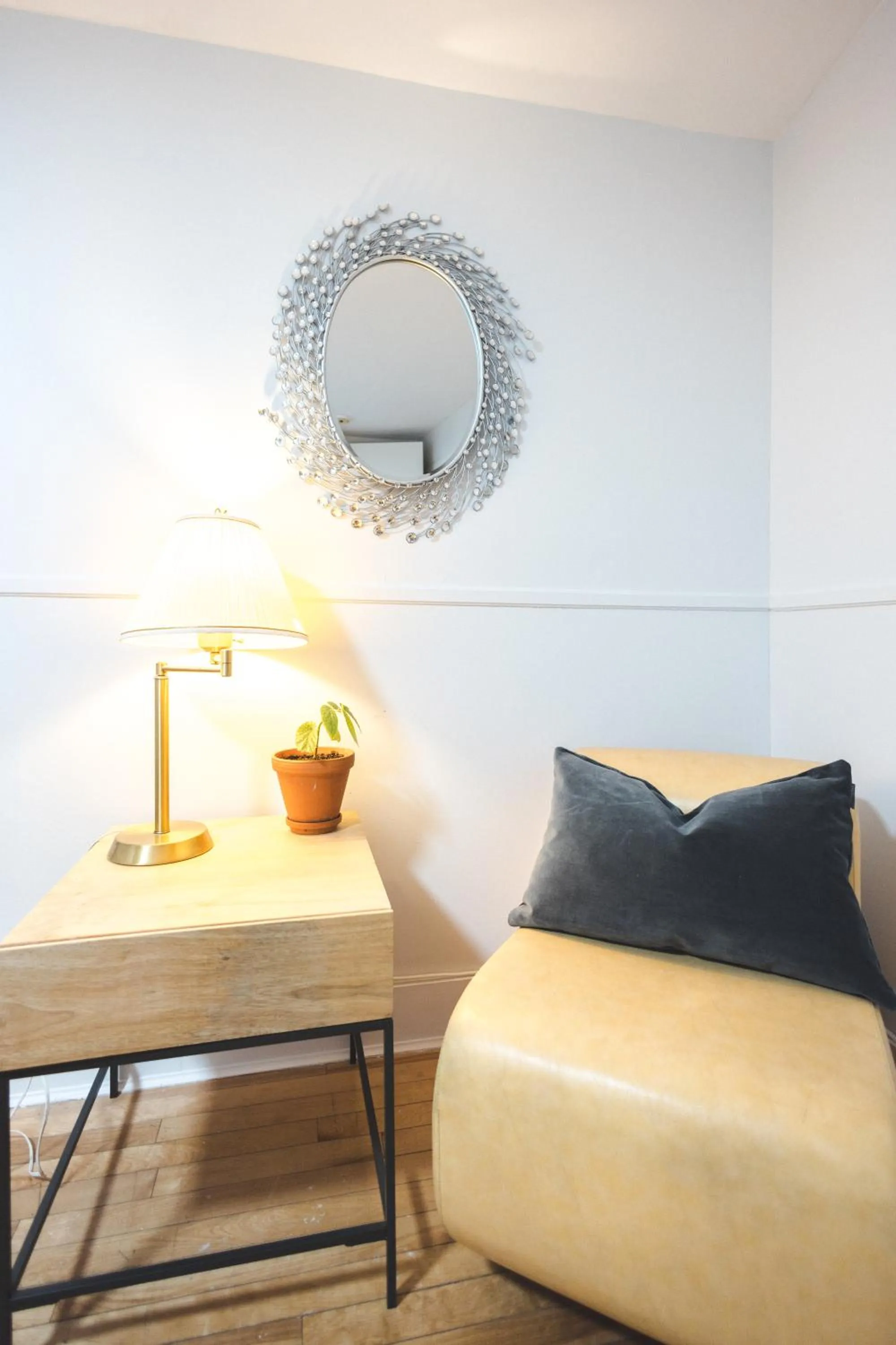 Seating area in Auberge de la Paix