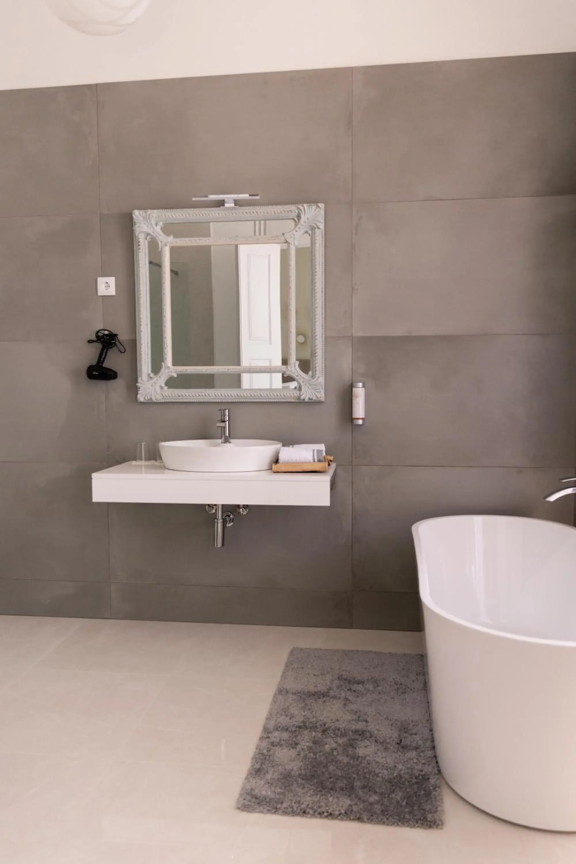 Deluxe Double Room with Bath in Quinta dos Tojais Hotel Rural Deluxe Double Room with Bath in Quinta dos Tojais Hotel Rural